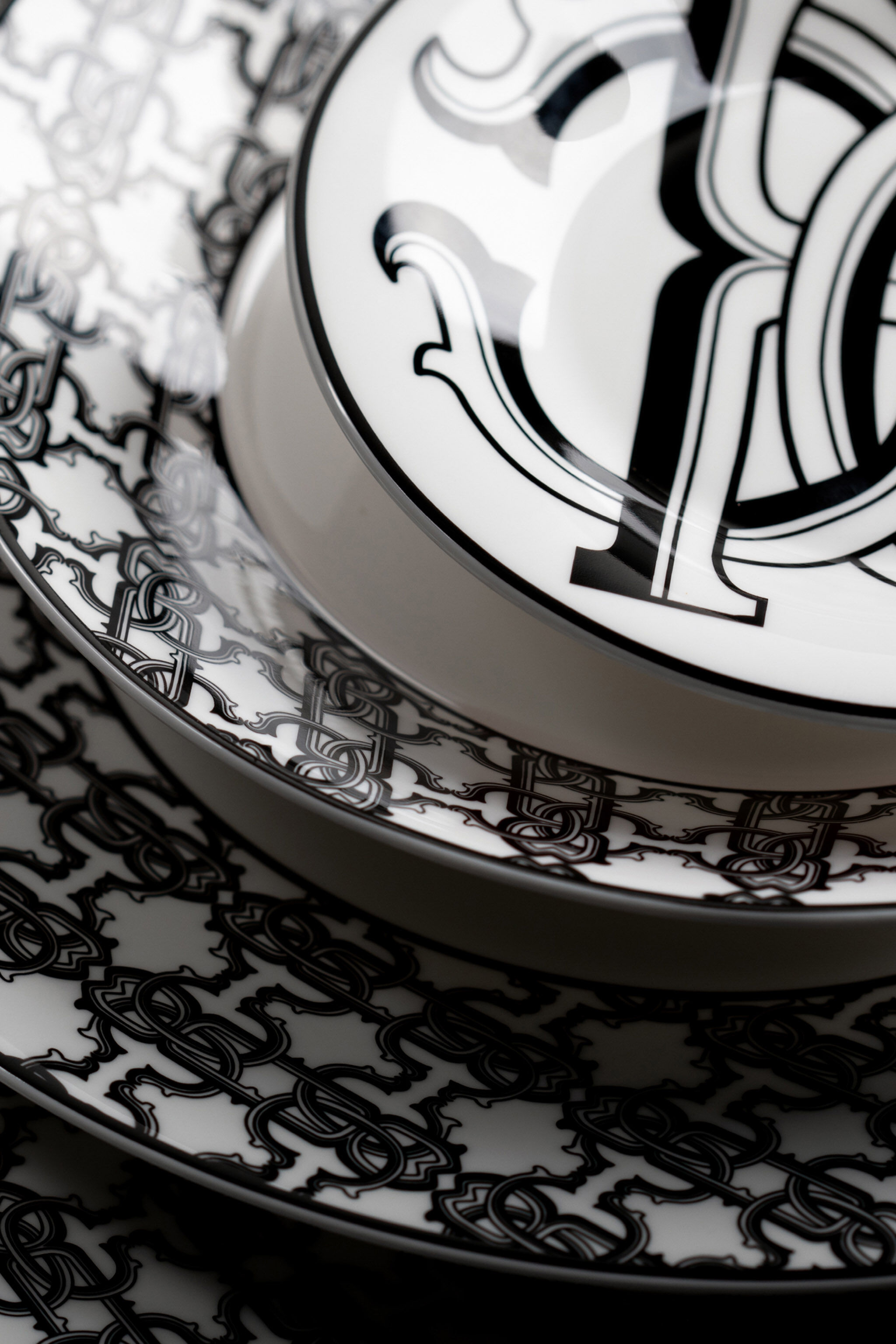 HO Monogram Black 2 Soup Plates  RALA16-IA021