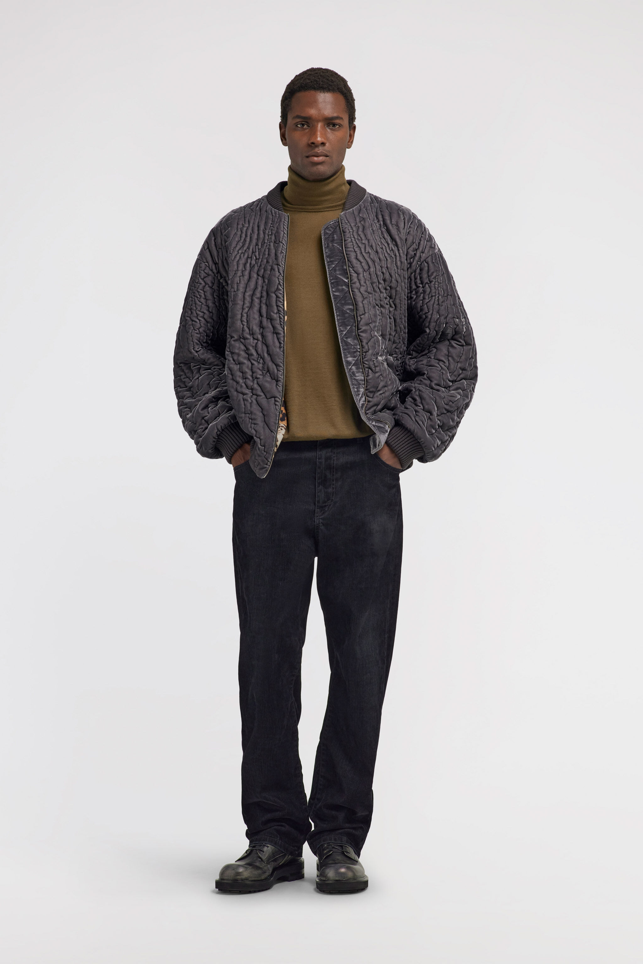 RC Regular Turtleneck Sweater Brown SRM621-MA006