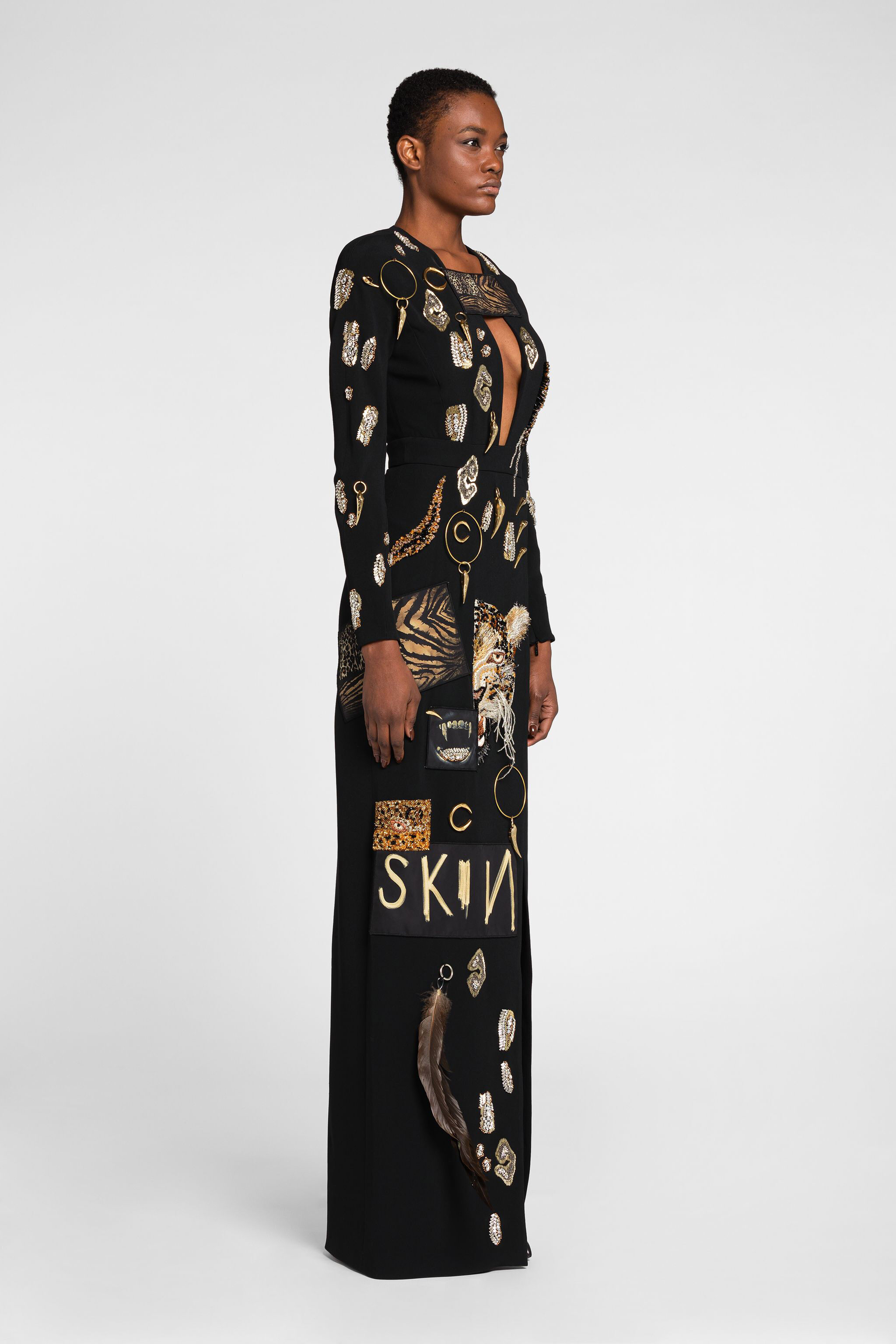RC Maxikleid mit Kristallverzierungen Schwarz NQR132-HR005
