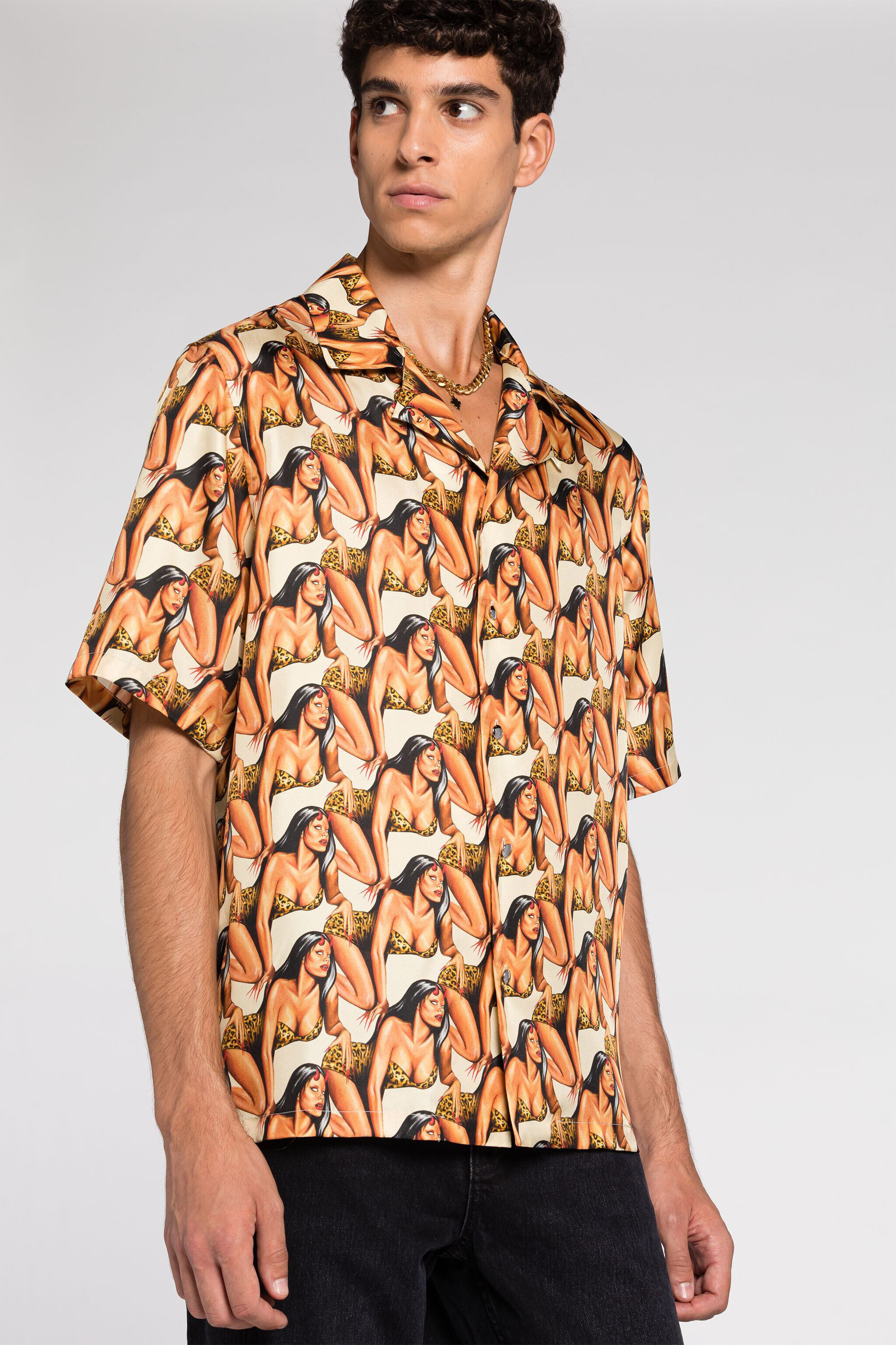 RC All over graphic-print short-sleeve shirt Ivory RRT763-2N412