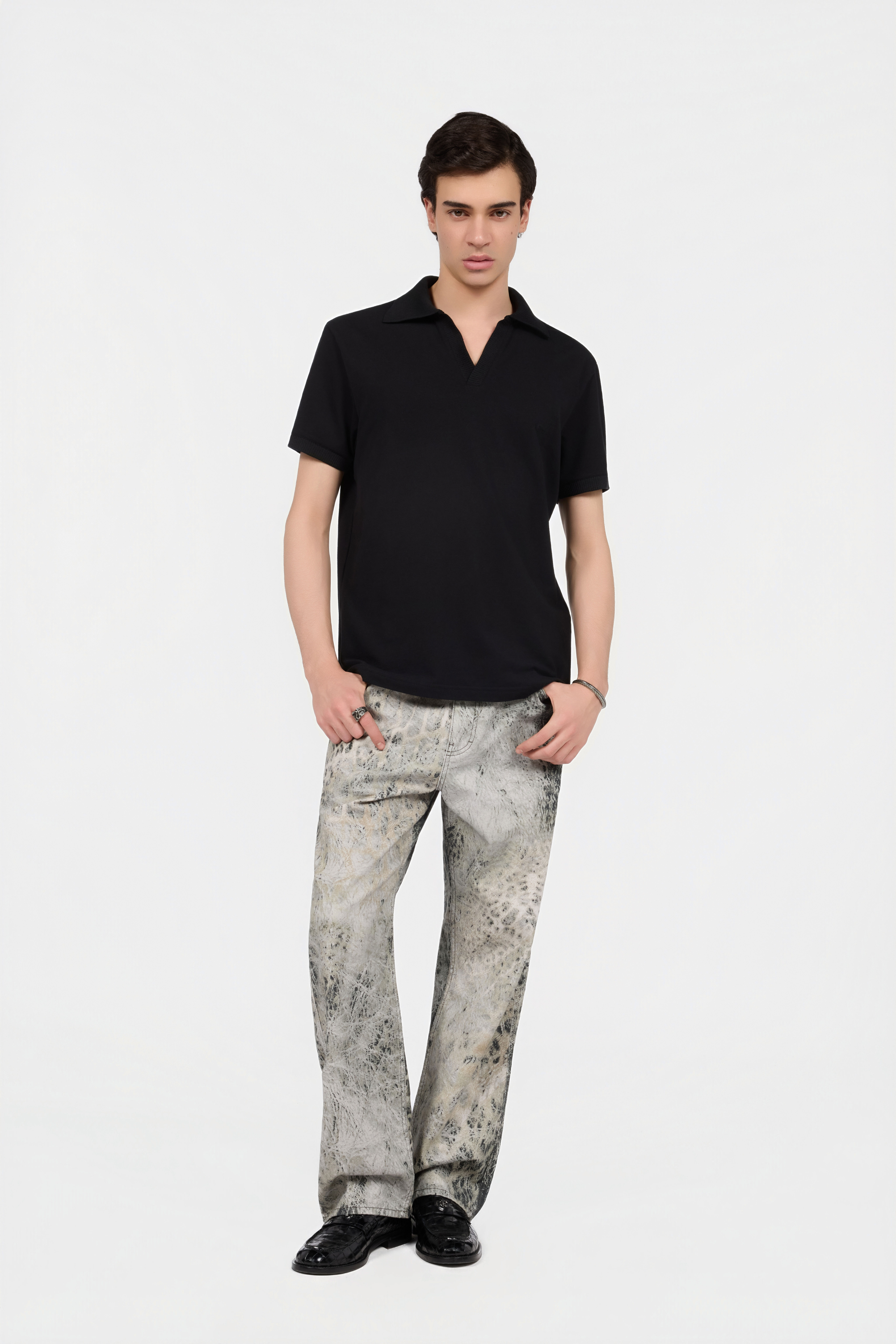 RC Polo Negro Con Cuello En V BLACK XNT64O-KB002