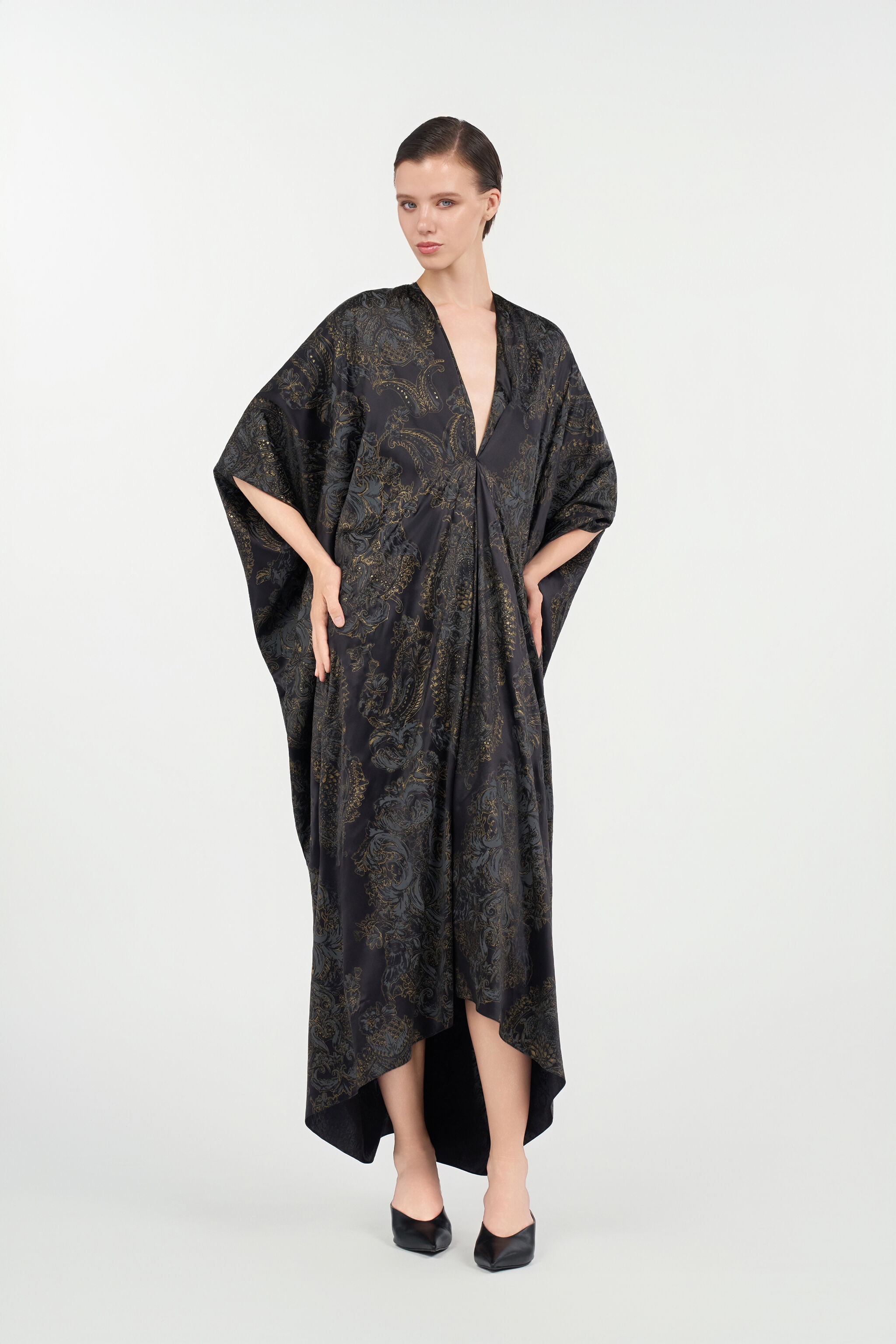 Roberto Cavalli　フード付きシルク カフタン　チュニック Ornamental Black silk kaftan in BLACK for Women | Roberto Cavalli®