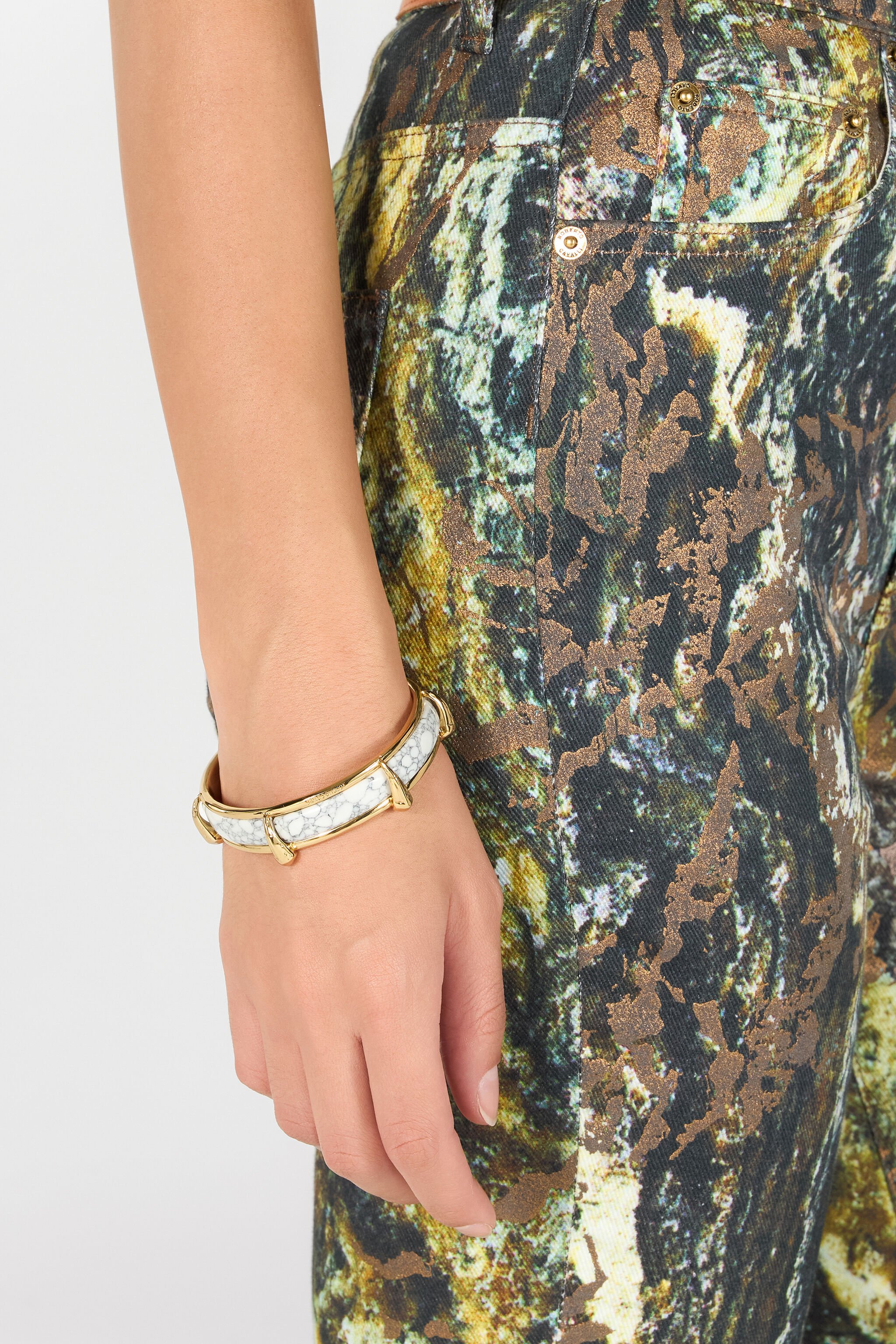 RC Pulsera Rígida Efecto Mármol Gris TWG004-AM002