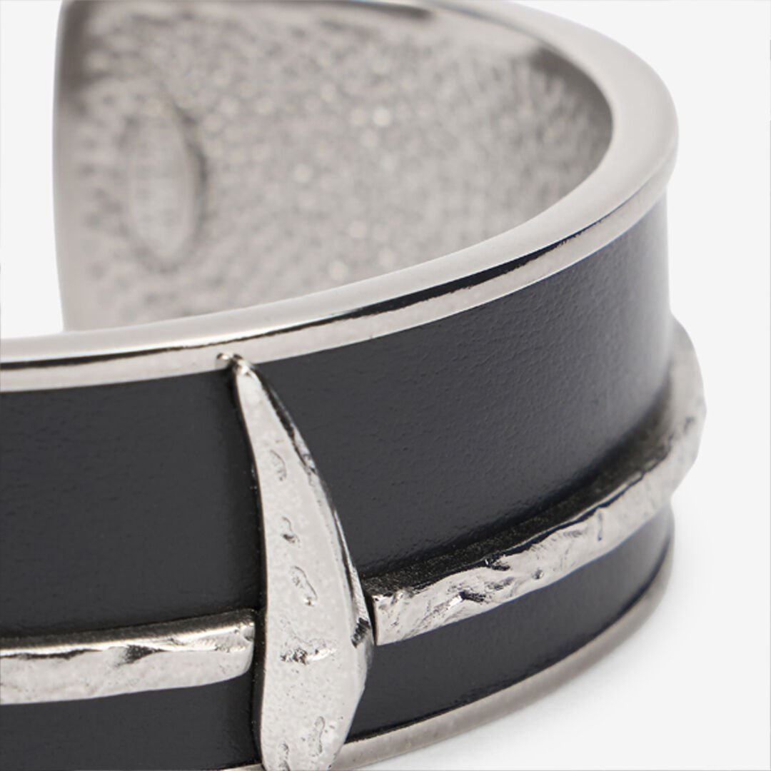 RC Black and Palladium Rigid Bracelet with Fang RC Black and Palladium Rigid Bracelet with Fang PALLADIUM BLACK VRG012-AM007