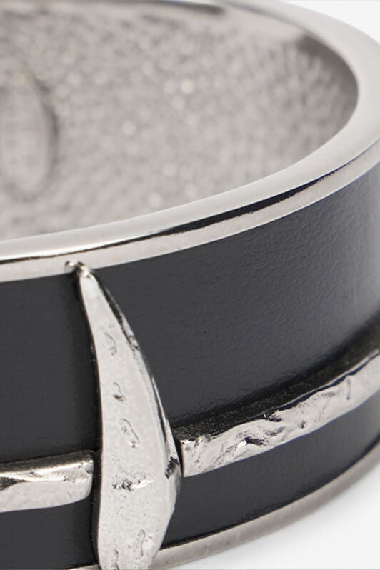 RC Black and Palladium Rigid Bracelet with Fang RC Black and Palladium Rigid Bracelet with Fang PALLADIUM BLACK VRG012-AM007