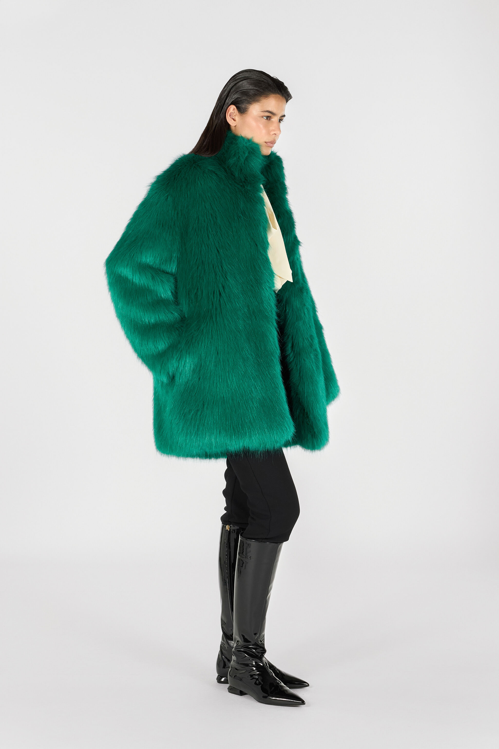 RC Faux fur coat with high collar Green TKT503-FY078