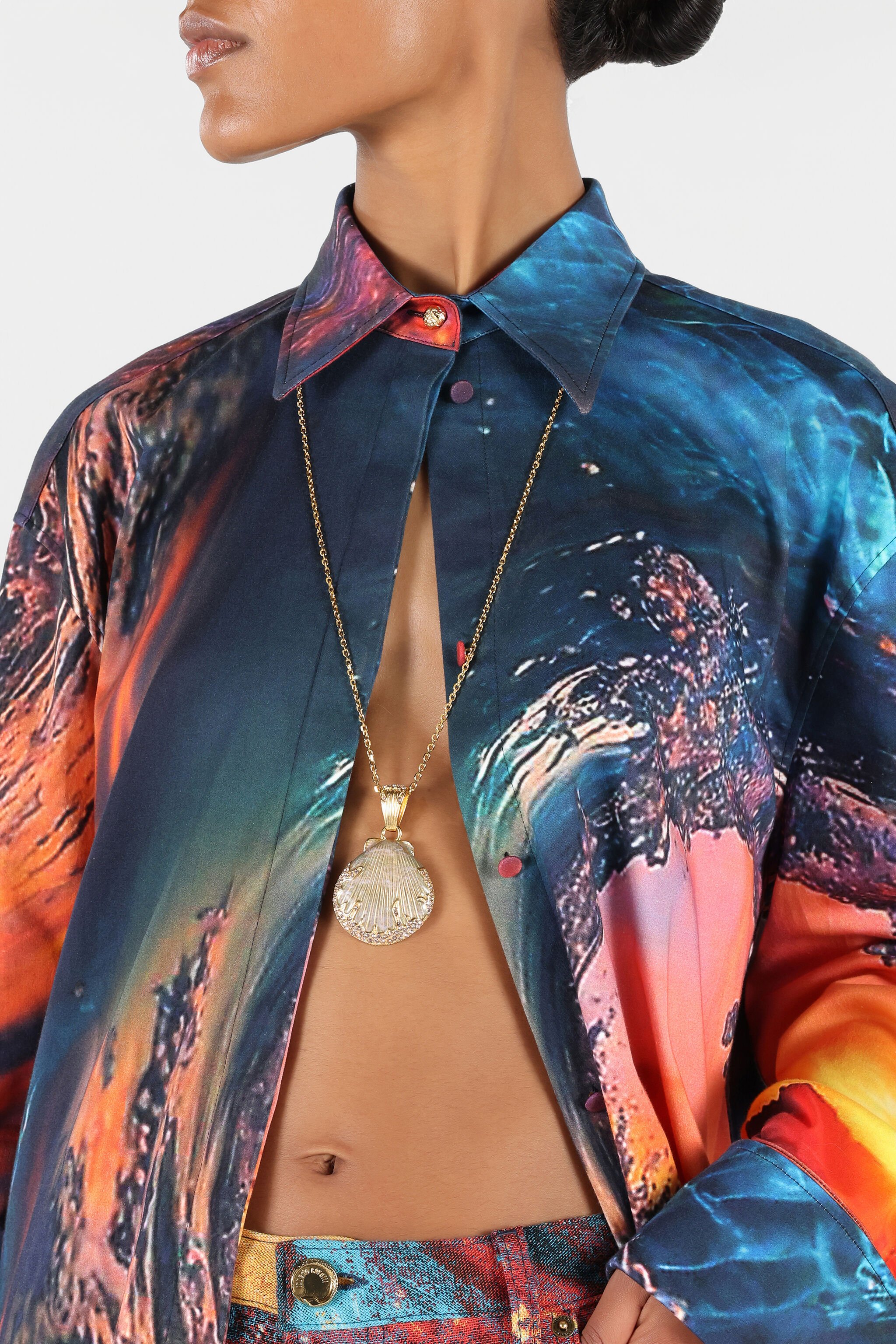 RC Necklace With Shell Pendant Gold UWG017-AM072
