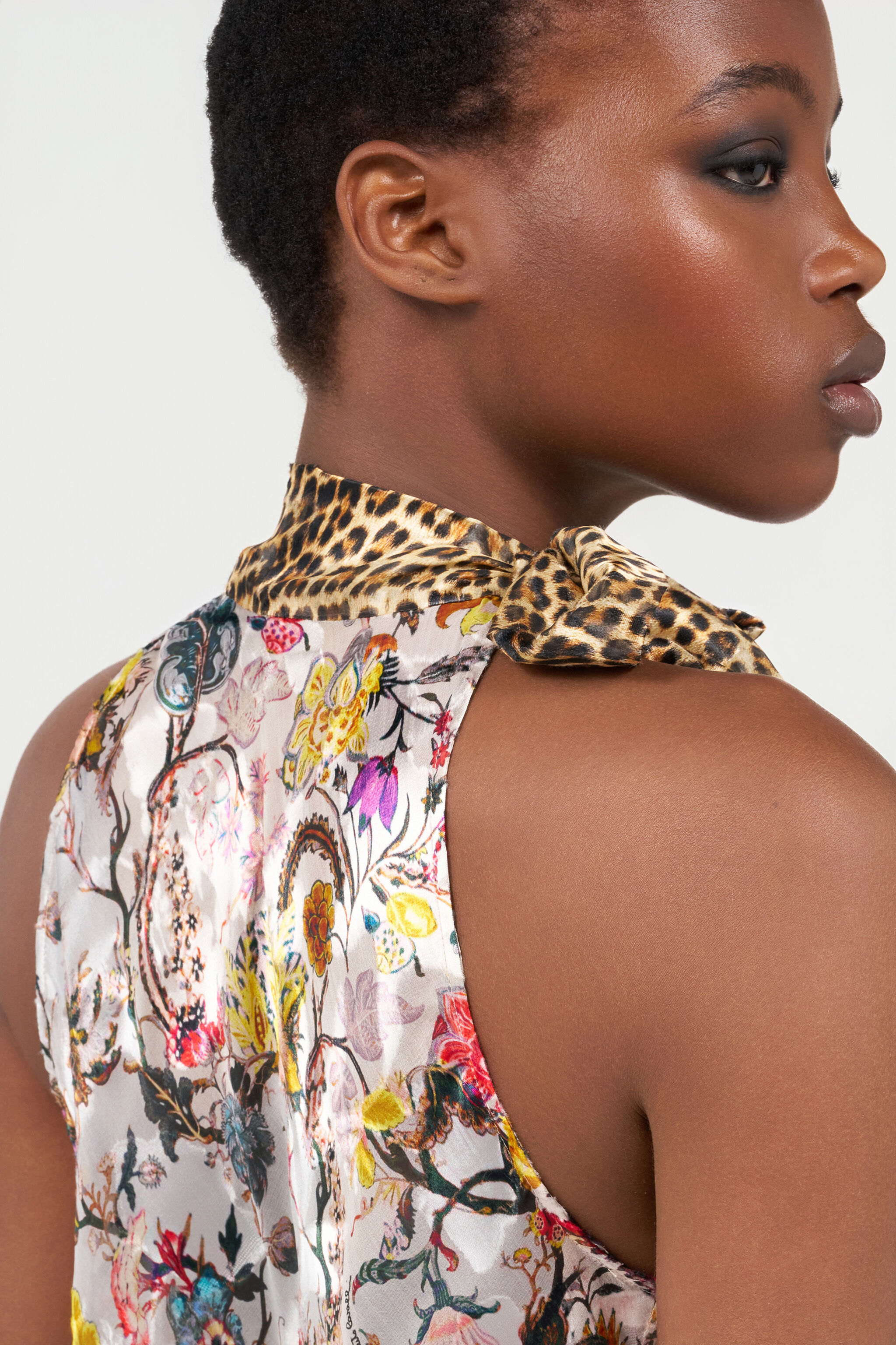 RC Top with Florentine Flowers print BEIGE WQT611-HER29