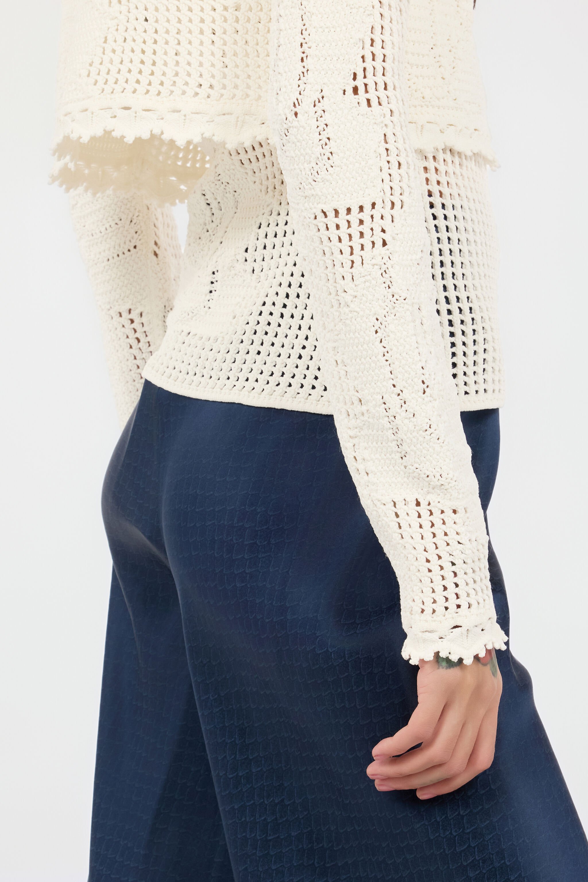 RC Durchbrochener Cropped Cardigan Mit Rosen Elfenbein UKM903-MI001