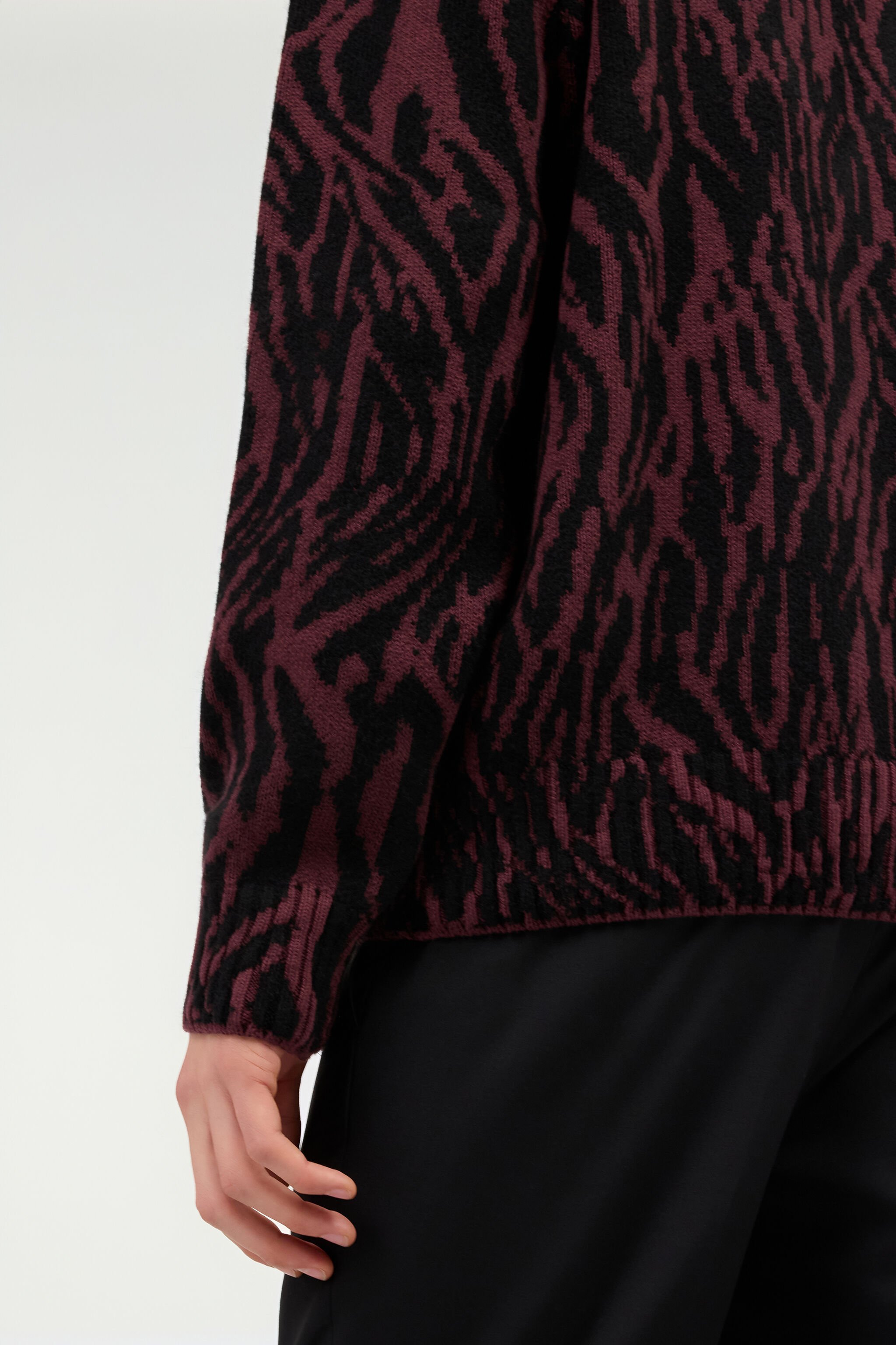Animalier Print Wool Blend Cardigan in RED/BLACK for Men | Roberto
