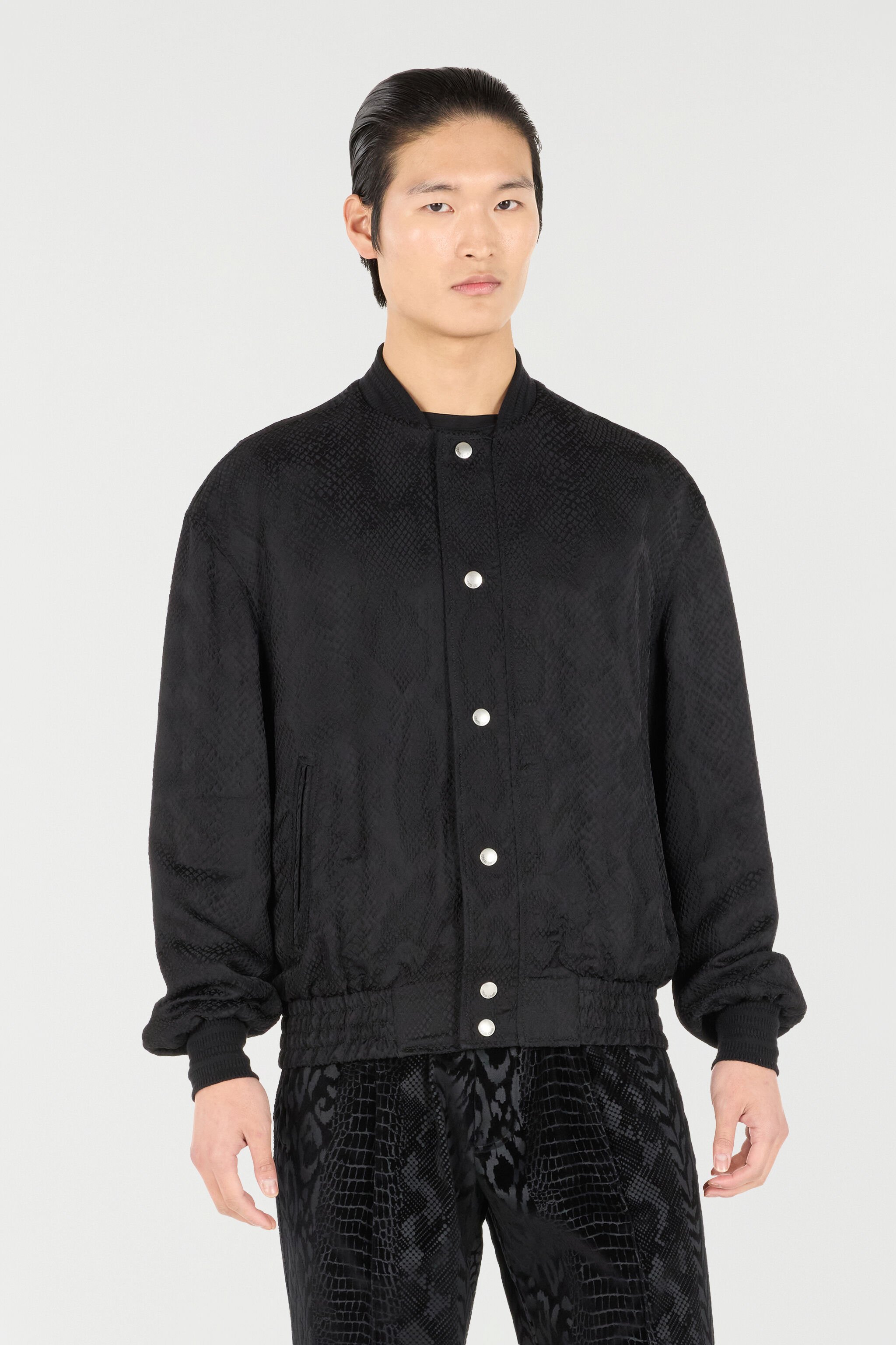 RC Chaqueta bómber efecto pitón Negro URT465-DJ109