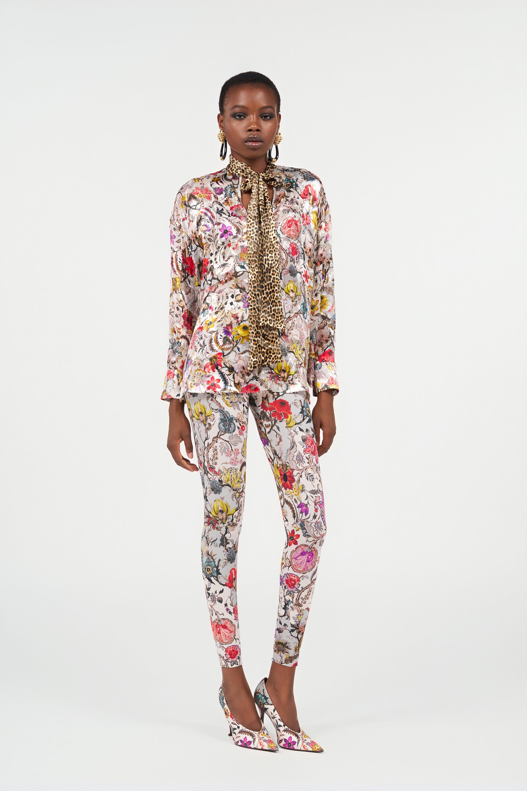 RC Blouse with Florentine Flowers Print BEIGE WQT712-HER29