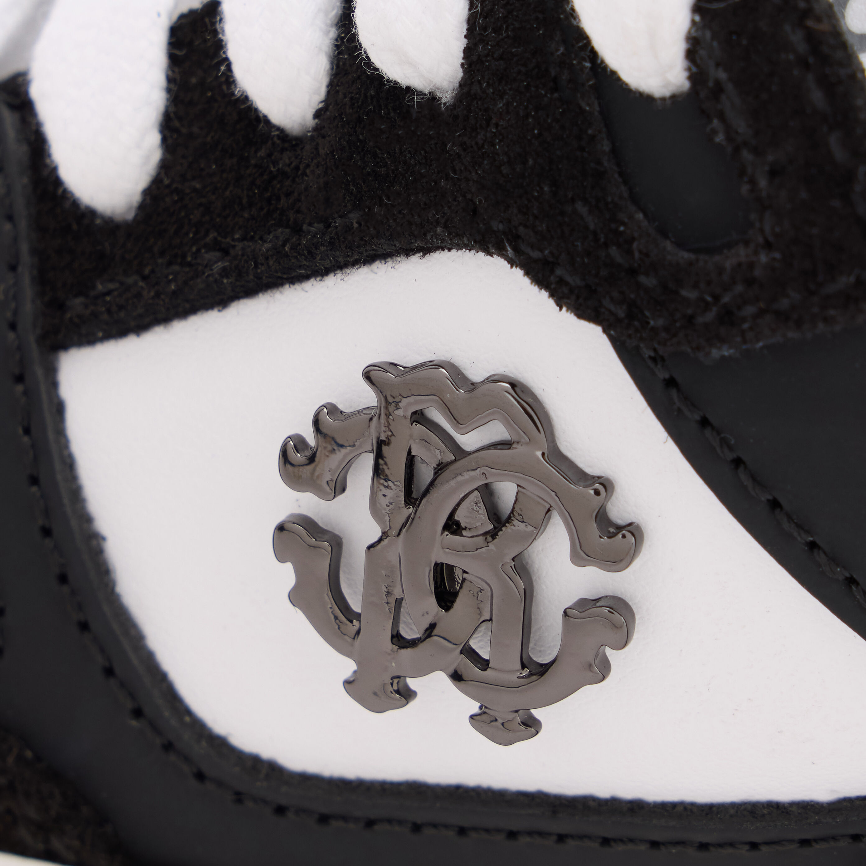 JU Two-Tone Sneakers With RC Monogram BLACK/WHITE TJS02R-PZJ02