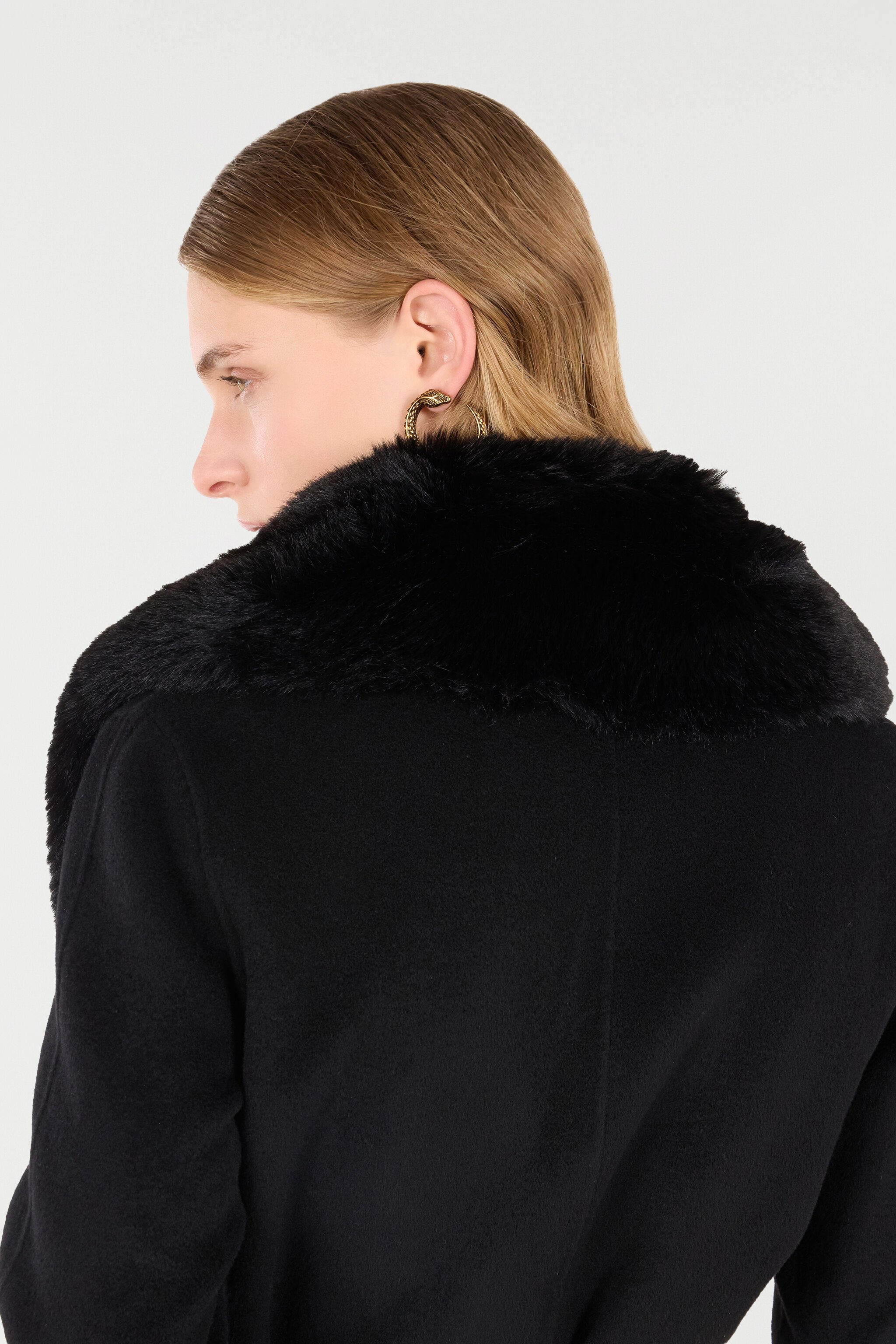 RC Cappotto Con Collo In Faux Fur Nero OOT50B-WH016