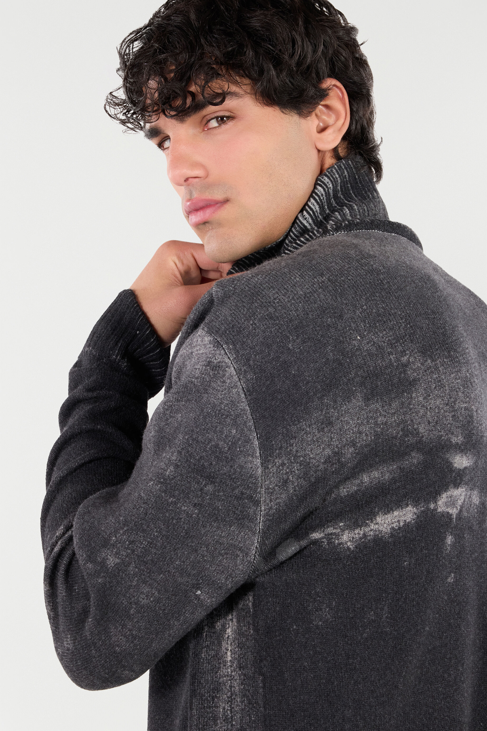 RC Wool Sweater with Turtleneck Black VNM650-MQ036