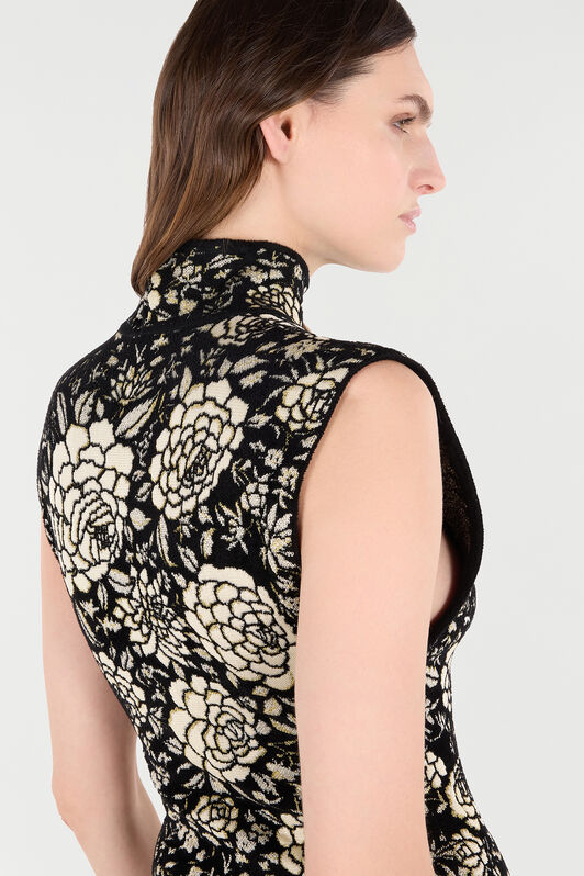 RC Knitted Top with Jacquard Floral Motif RC Knitted Top with Jacquard Floral Motif Black/White VQM617-MI014
