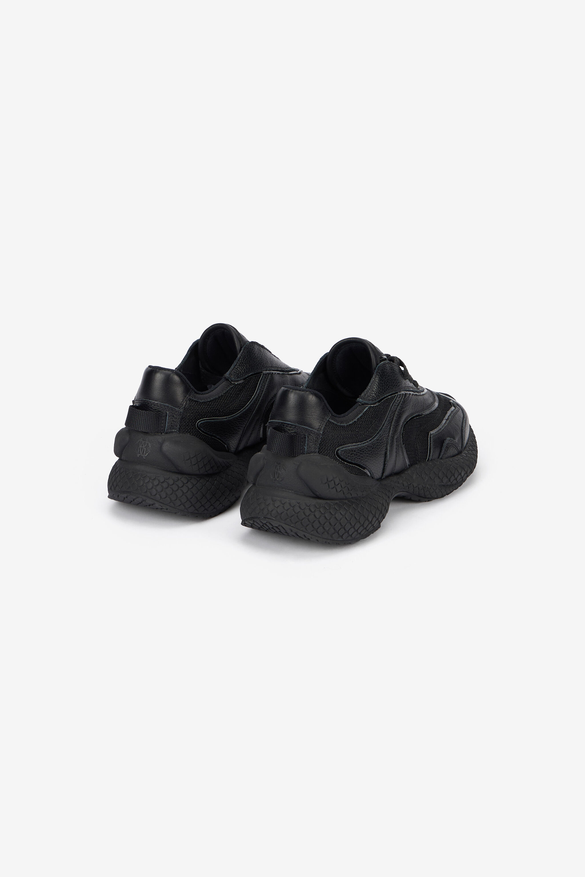 RC Black Lace-Up Low Sneakers Black VQS201-PZS68