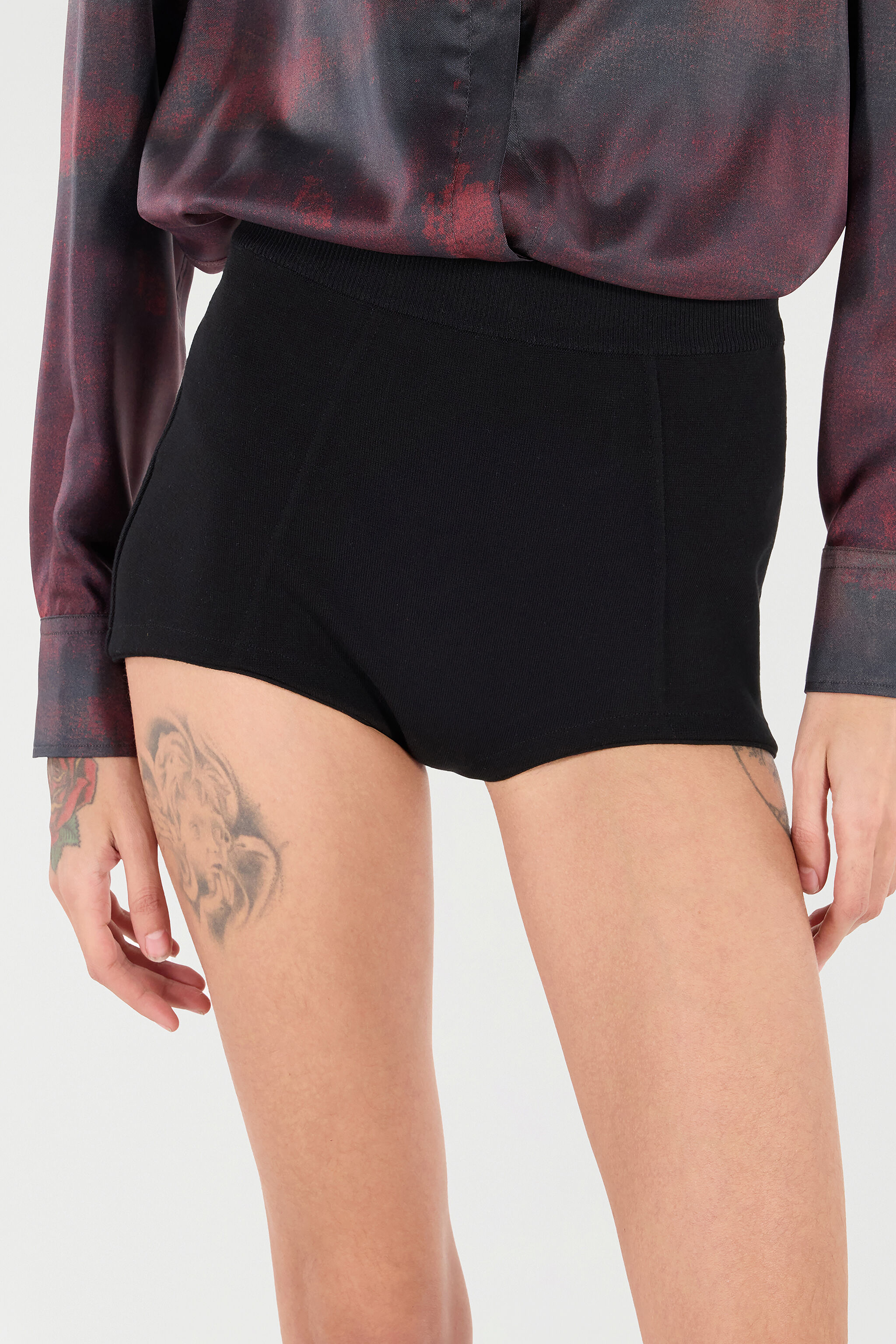 RC High-Waisted Shorts Black VKM202-MAC01