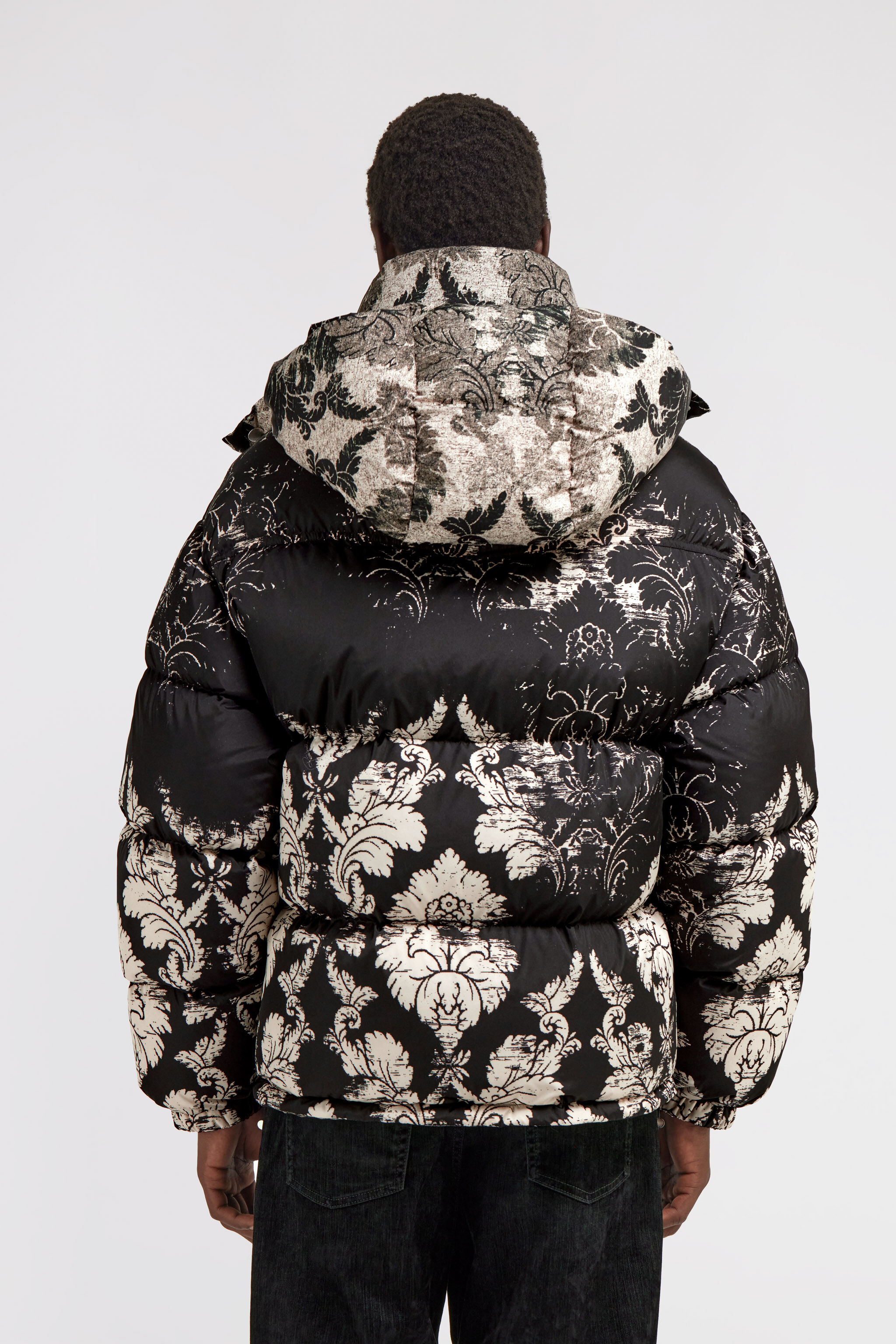 RC Plumífero con estampado Broccato Negro TRT810-5RN14