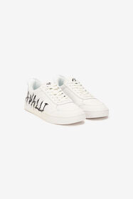 ${brand} Graffiti Logo Sneakers ${colorDescription} ${masterID}