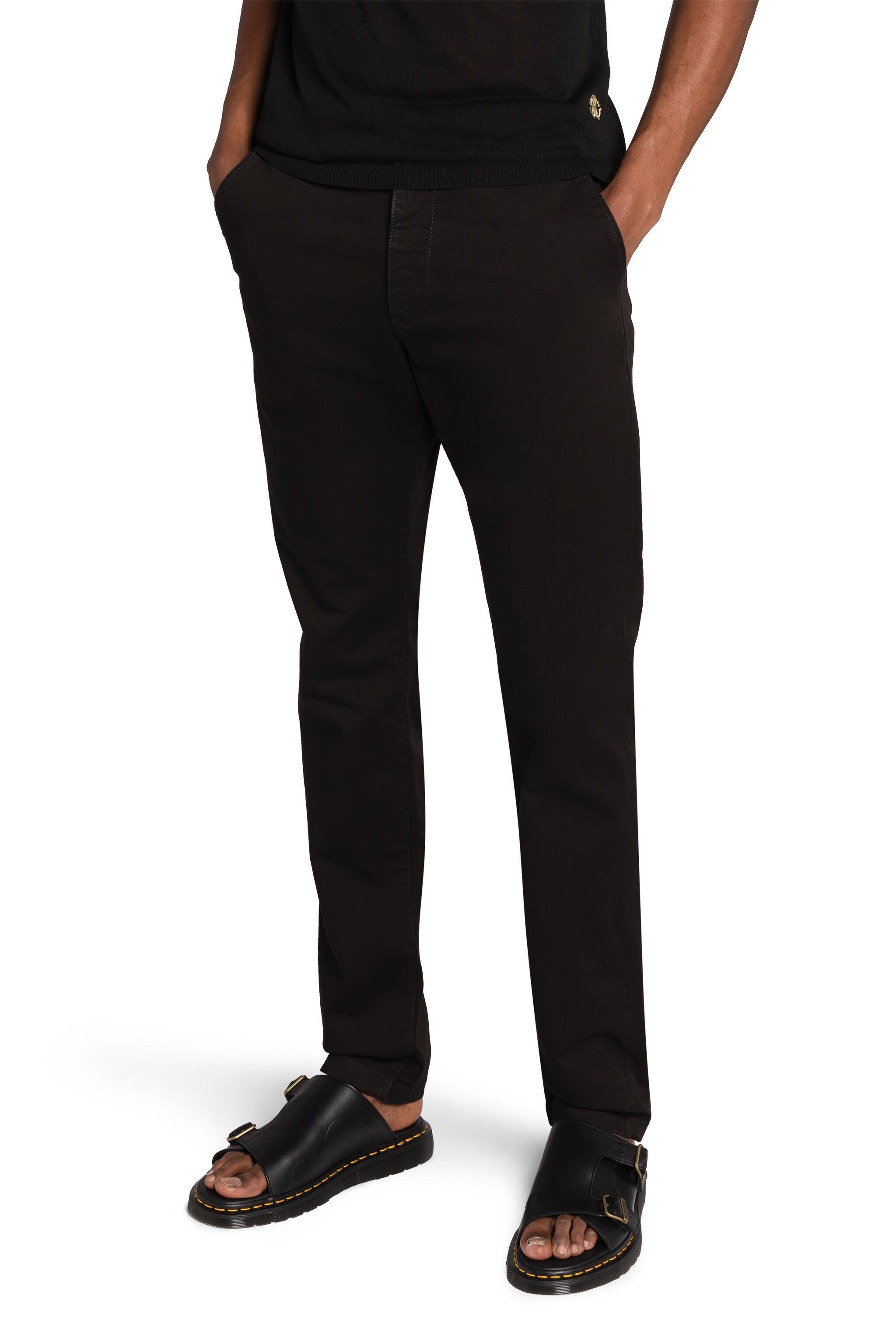 RC Slim-Fit Chinos Black KOT20A-CE048