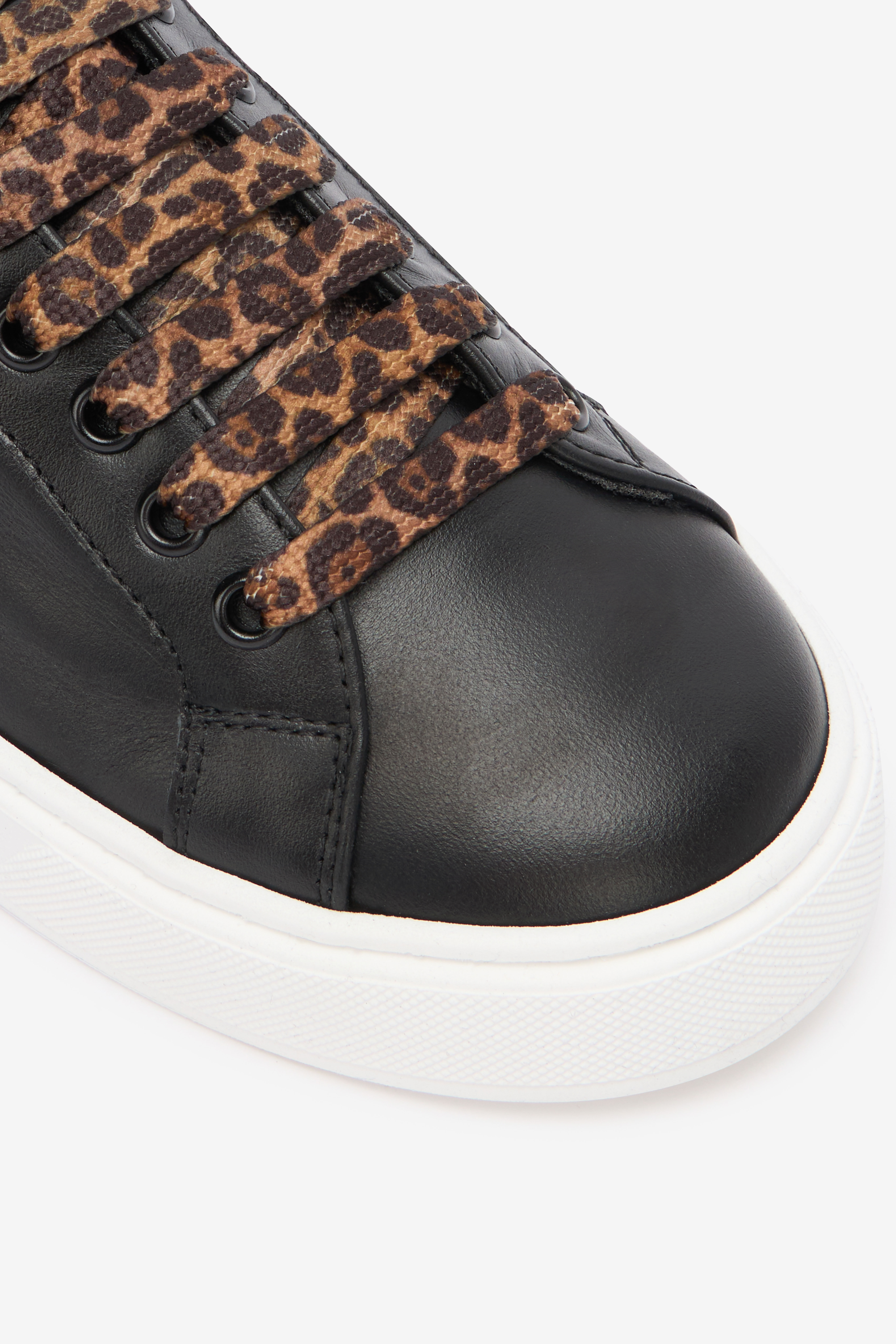 RC Zapatilla Negra De Piel Con Monogram RC BLACK QOS01J-PZO13