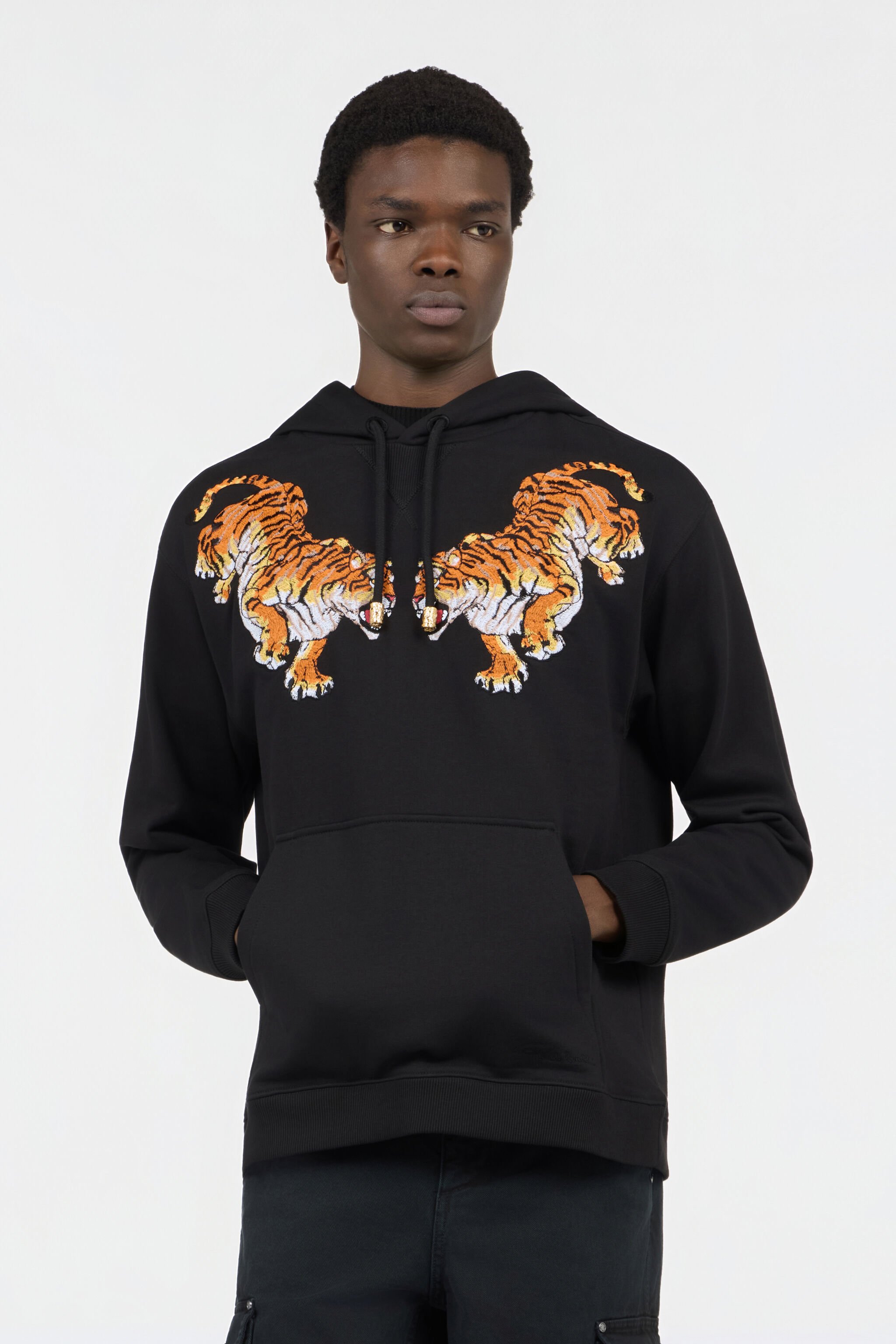 RC Sudadera Con Capucha Negra Con Bordado Tigre BLACK WNT69A-CF057