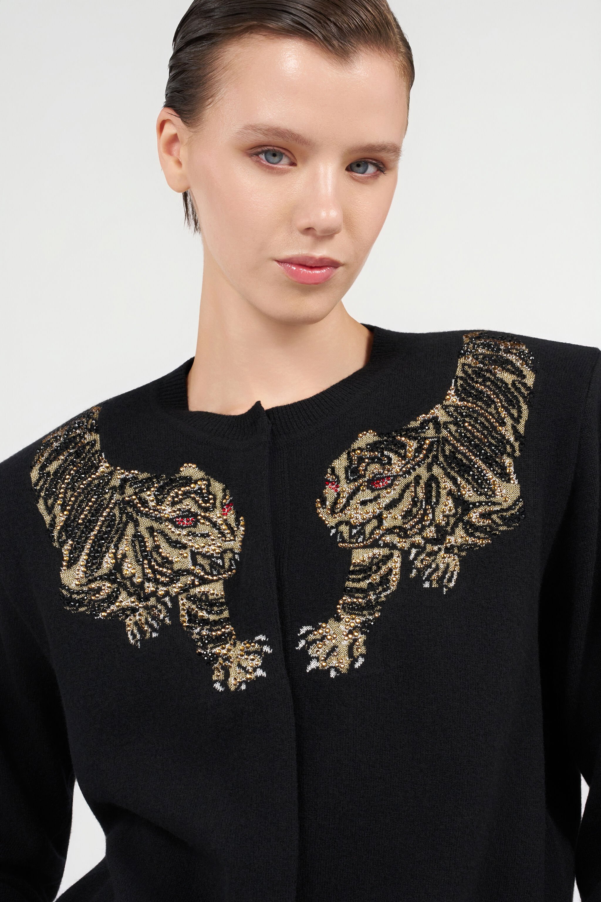 RC Wool Cardigan with Tiger Embroidery RC Wool Cardigan with Tiger Embroidery BLACK WKM902-MQ014