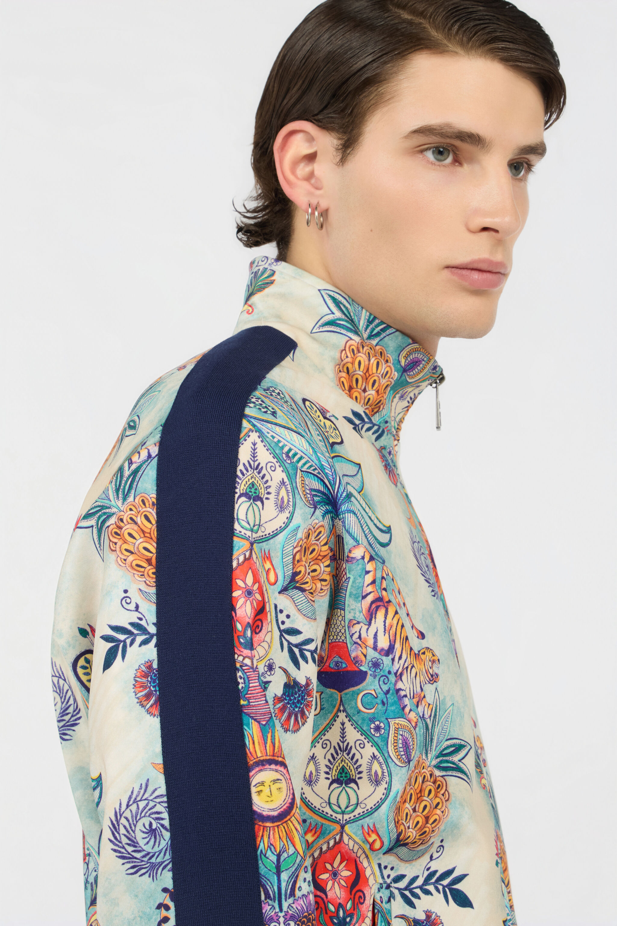 JC Sweatshirt mit Tropical Garden-Print 217 AZZURRO + 582 AR WFT108-WF138