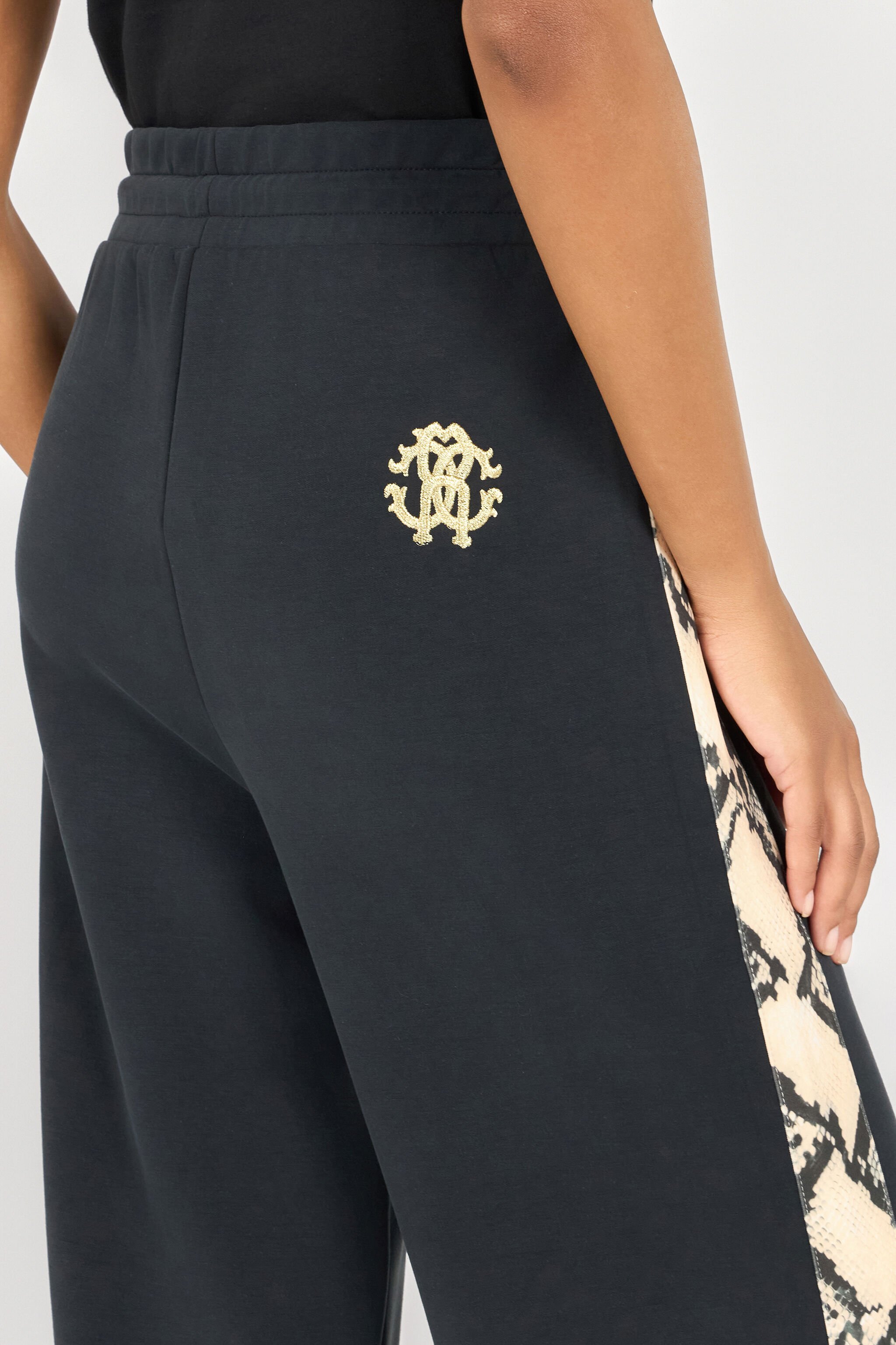 RC Pantalón Con Tiras De Serpiente Negro OOT20A-CF054