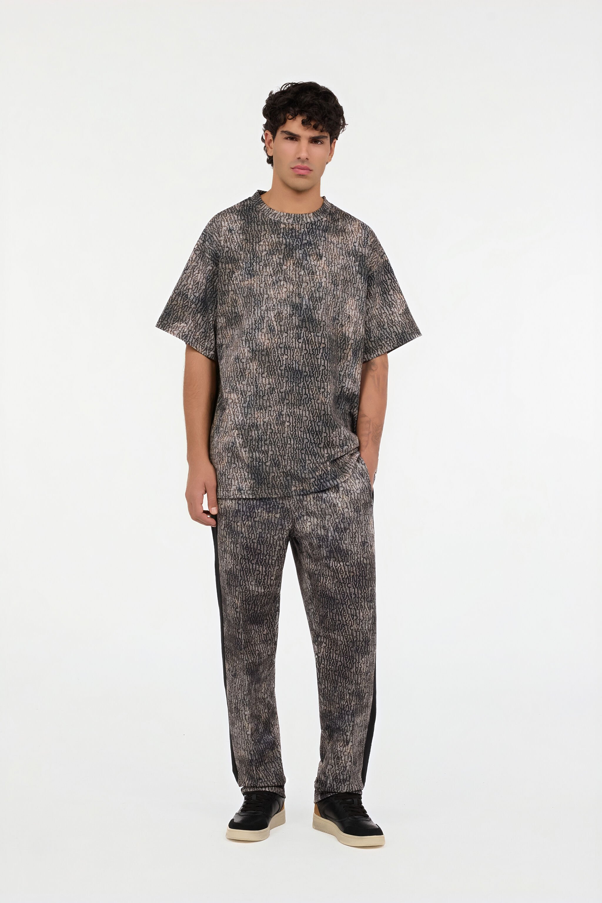 JC T-Shirt mit verwaschenem Effekt und Allover-Lettering JC T-Shirt mit verwaschenem Effekt und Allover-Lettering 899+316 VFT040-VF084