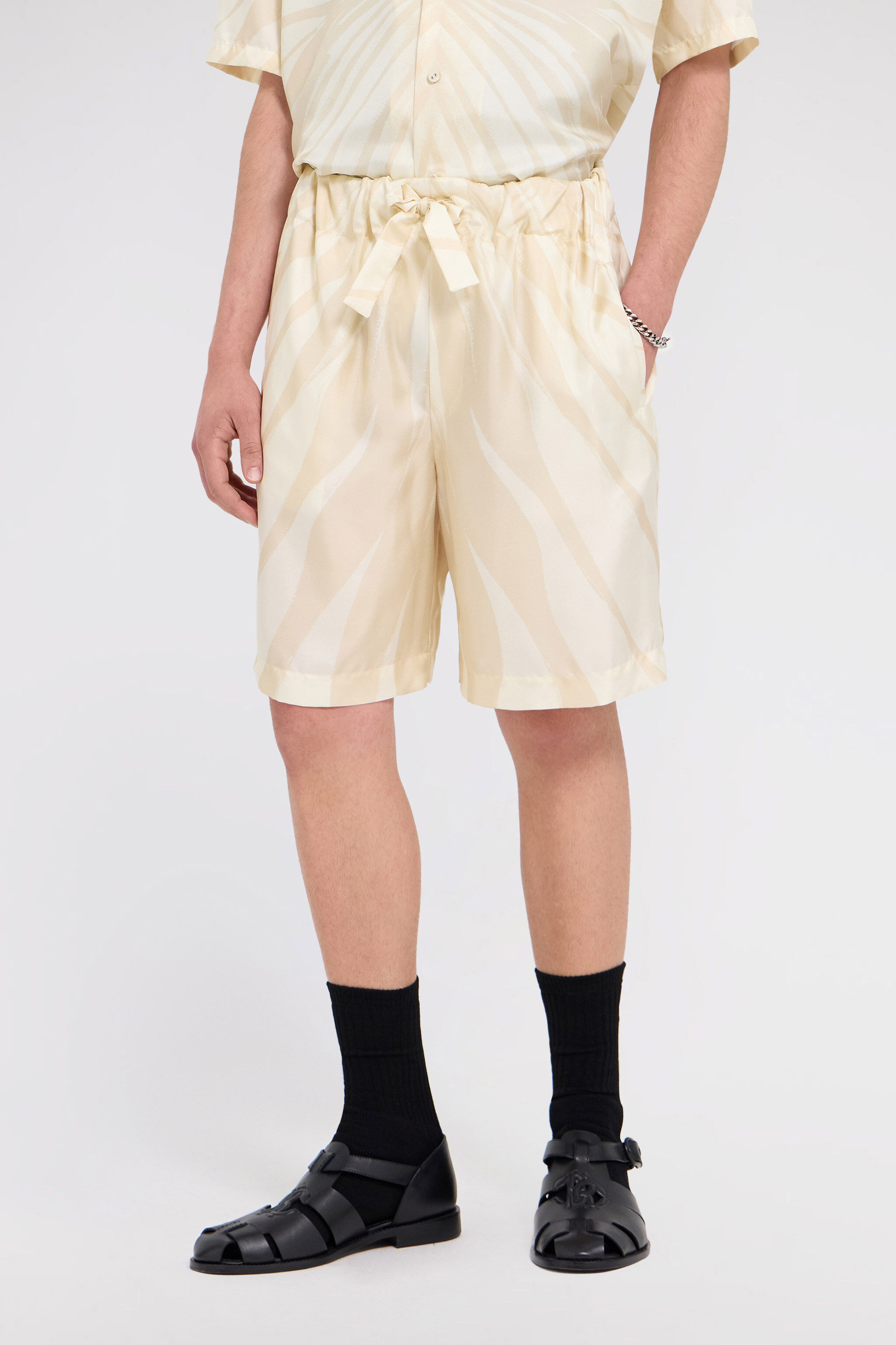 RC Ray Of Gold Print Silk Shorts Elfenbein TRT270-4QO25