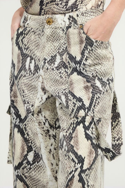 RC Rock Cargo Jeans With Python Print RC Rock Cargo Jeans With Python Print Light Brown VWJ250-DAQ75