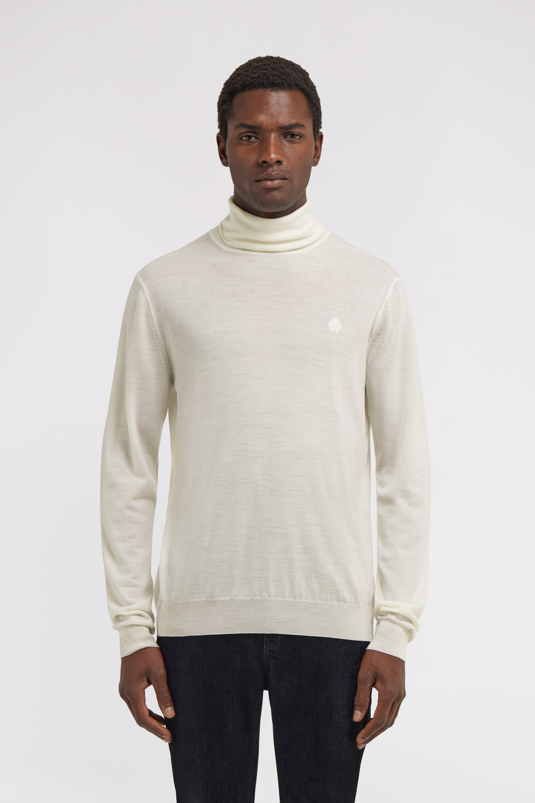 RC Regular Turtleneck Sweater White SRM621-MA006