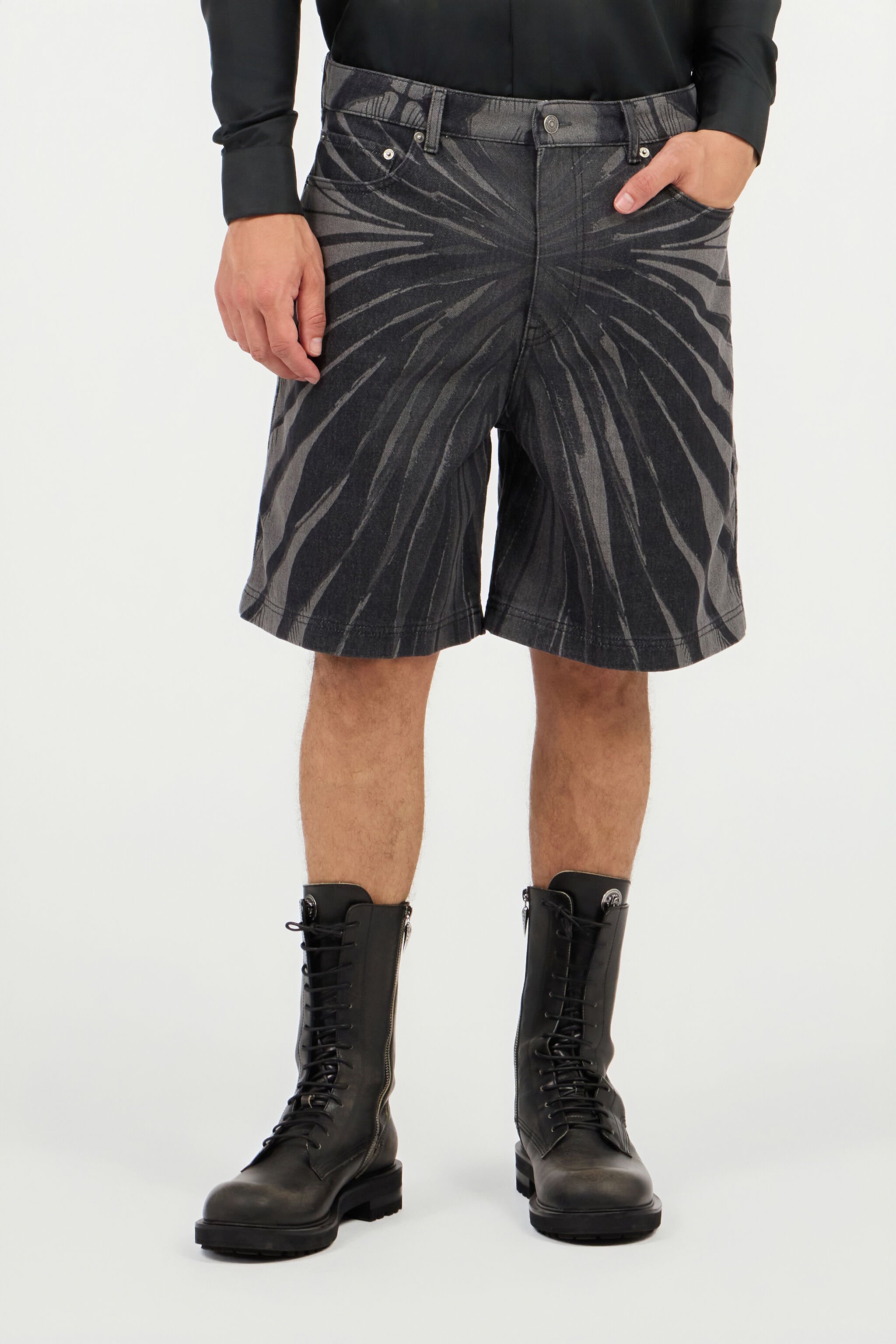 RC Ray Of Gold Print Bermuda Shorts GREY BLACK VRJ261-VTS01