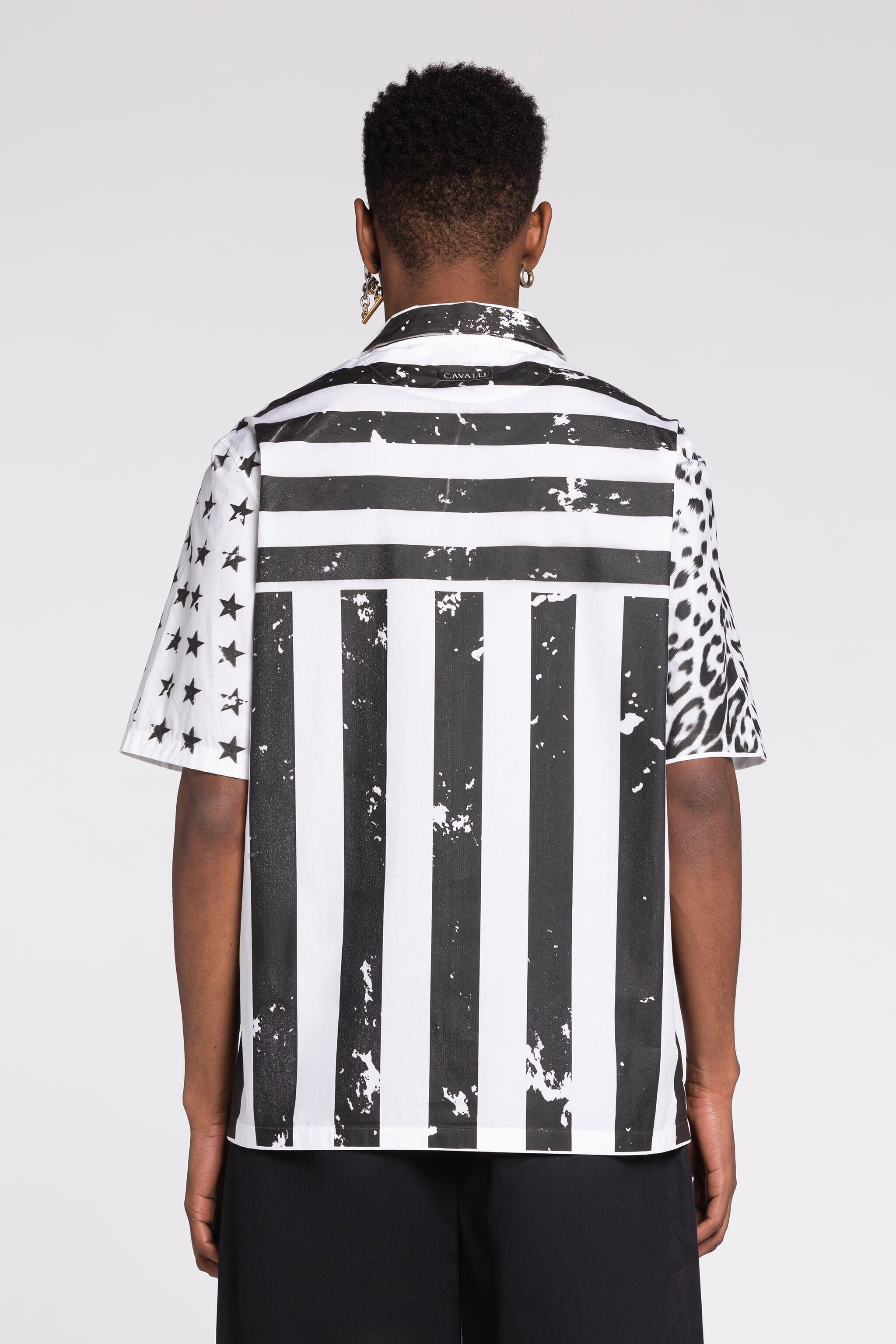 RC Camisa con estampado Leopard Flag Negro/Blanco QRT726-CH061