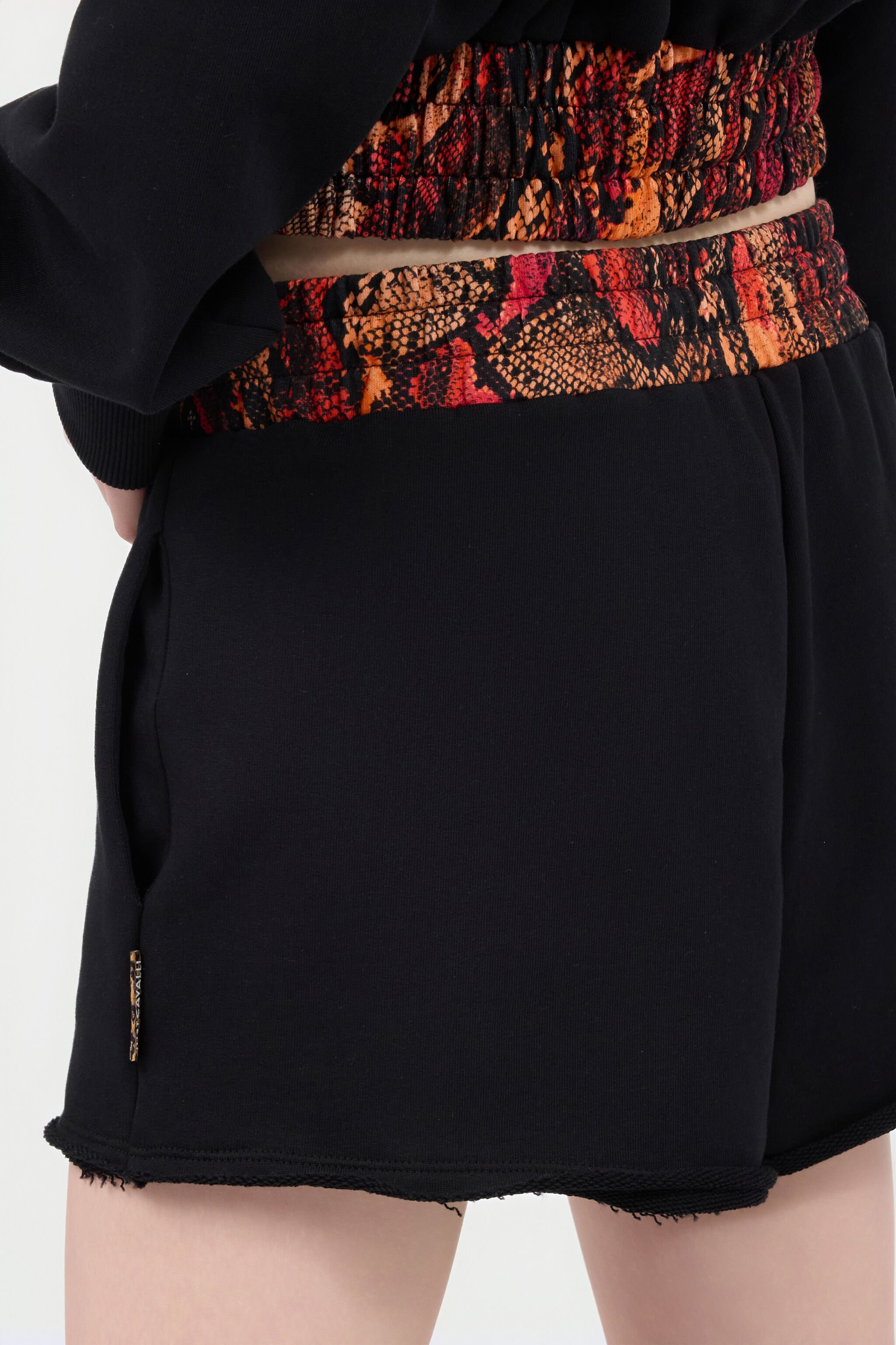JC Sports Shorts With Python Print Waistband 899 BLACK + 576 EMBE UFT095-UF146