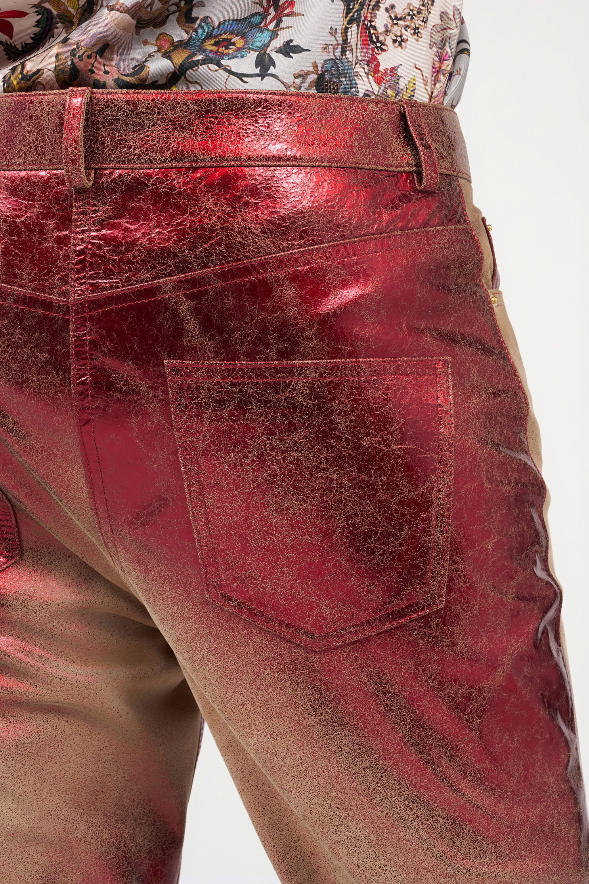 RC Schlaghose aus Metallic-Leder SAND/RED WQP221-PC002