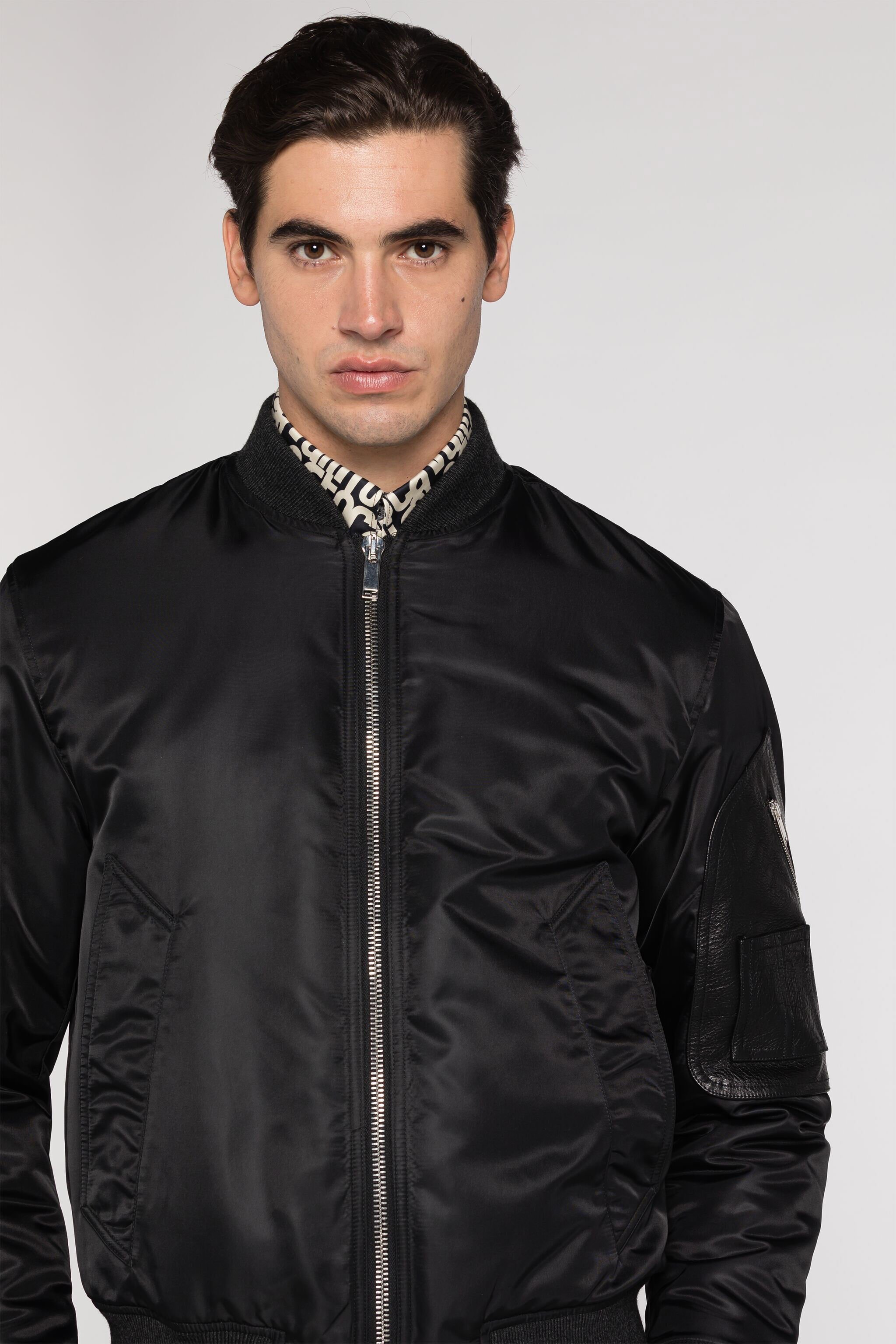 RC Bomber con logotipo bordado Negro RRT406-SB084