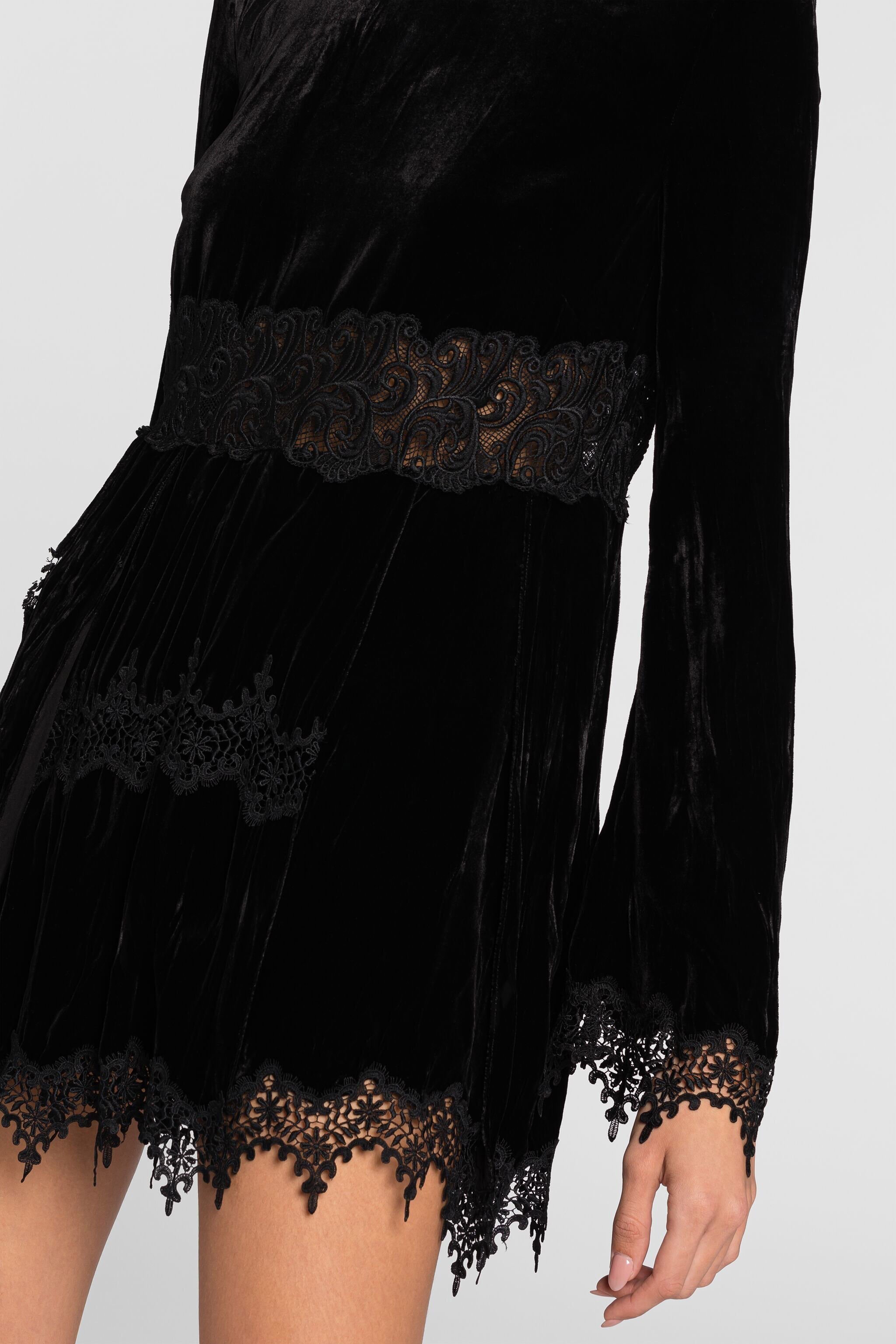 RC Spike-Embellished Velvet Mini Dress Black QKR123-VL067