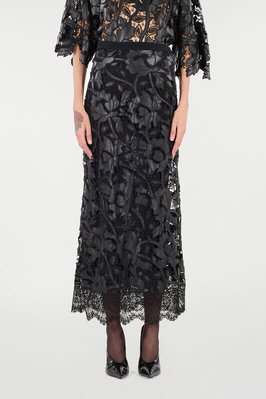 RC Long Skirt with All-Over Floral Motif RC Long Skirt with All-Over Floral Motif Black VQT305-FT051