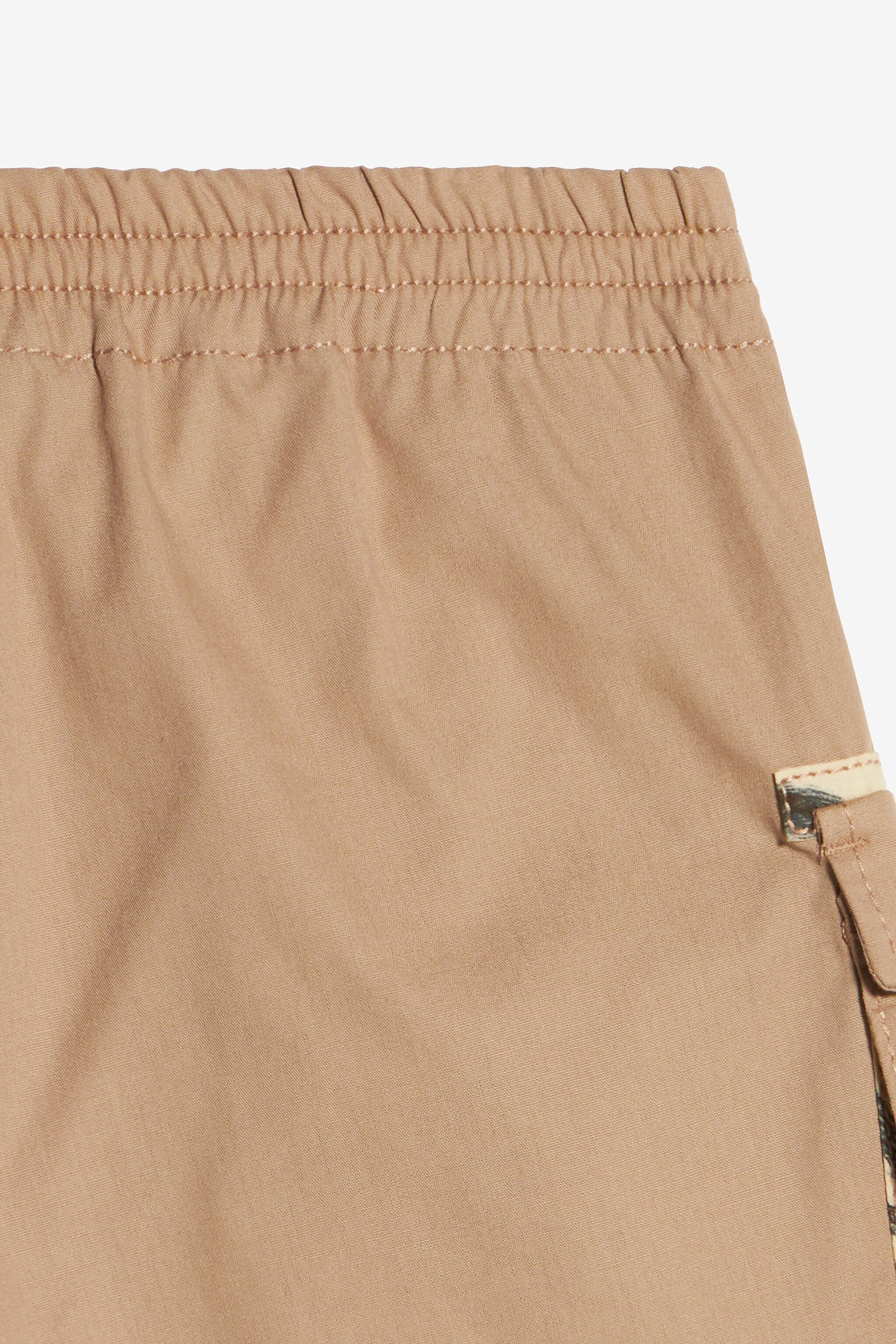 JU Pantalones Cortos Con Parche Logotipo BEIGE UJT210-CH008