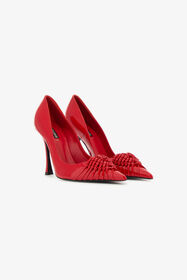 ${brand} Pump with decoration ${colorDescription} ${masterID}