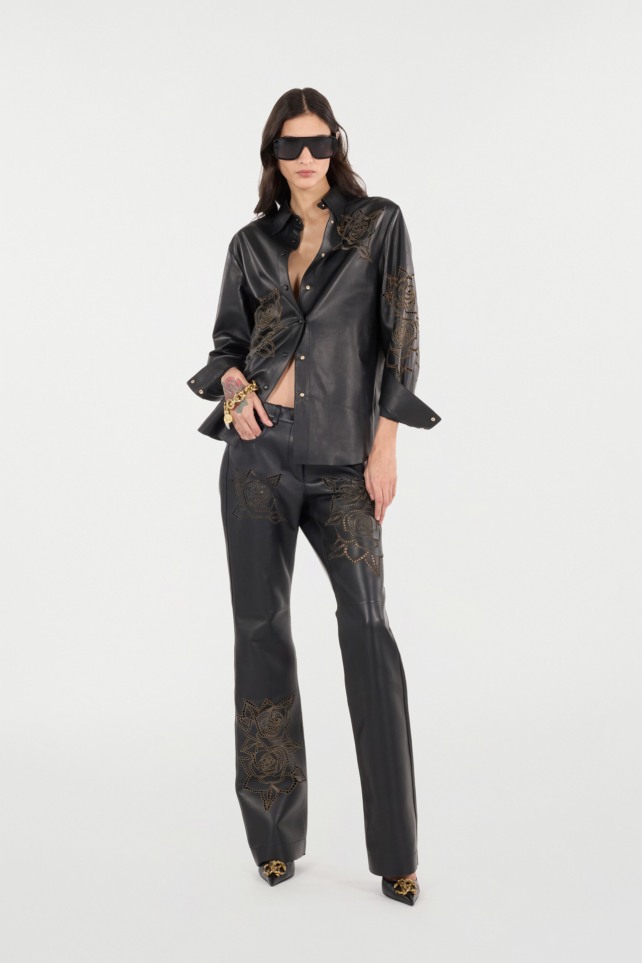 RC Pantaloni In Pelle Con Rose Traforate Nero UKP200-PN106