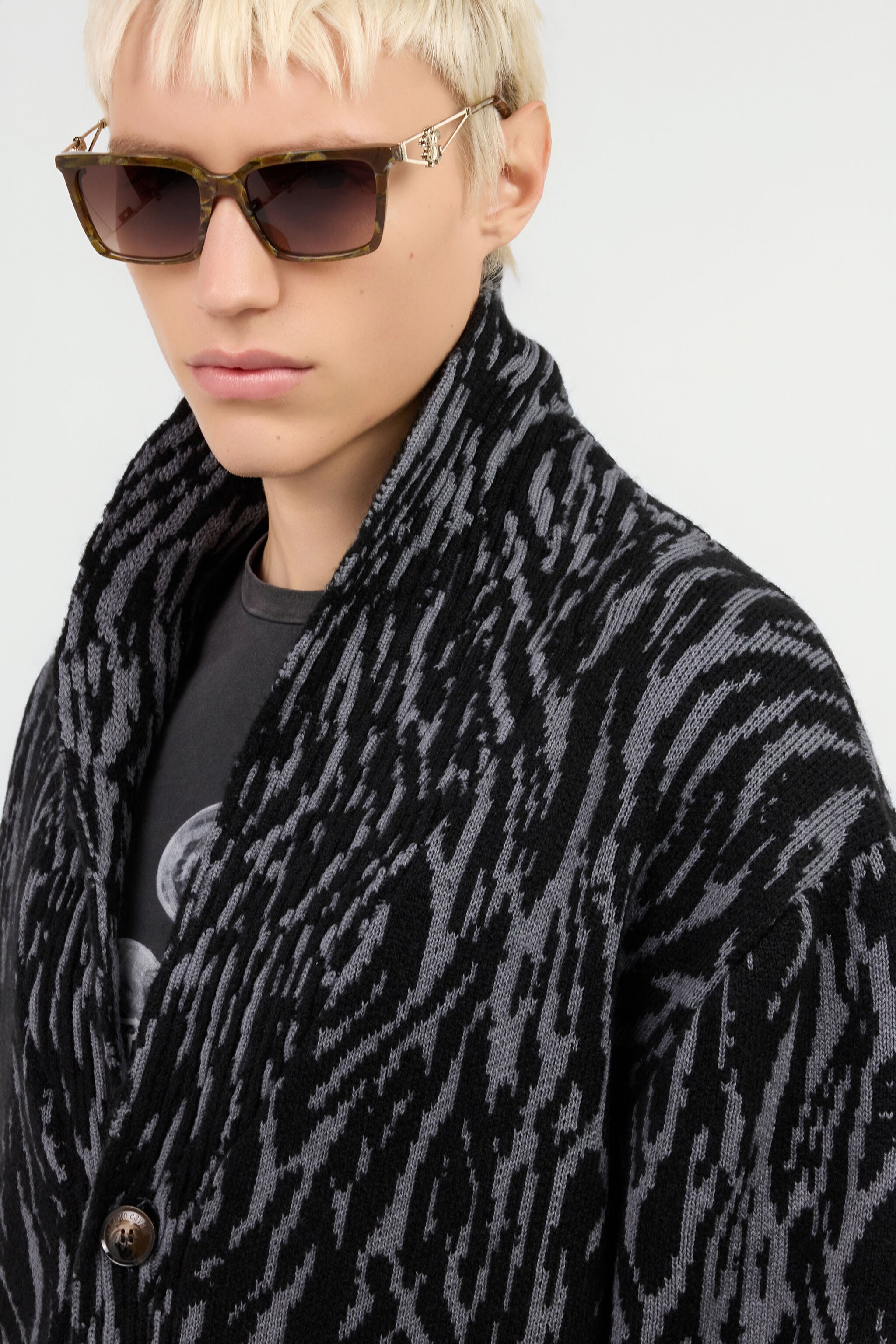 Animalier Jacquard Cardigan in BLACK for Men | Roberto Cavalli®
