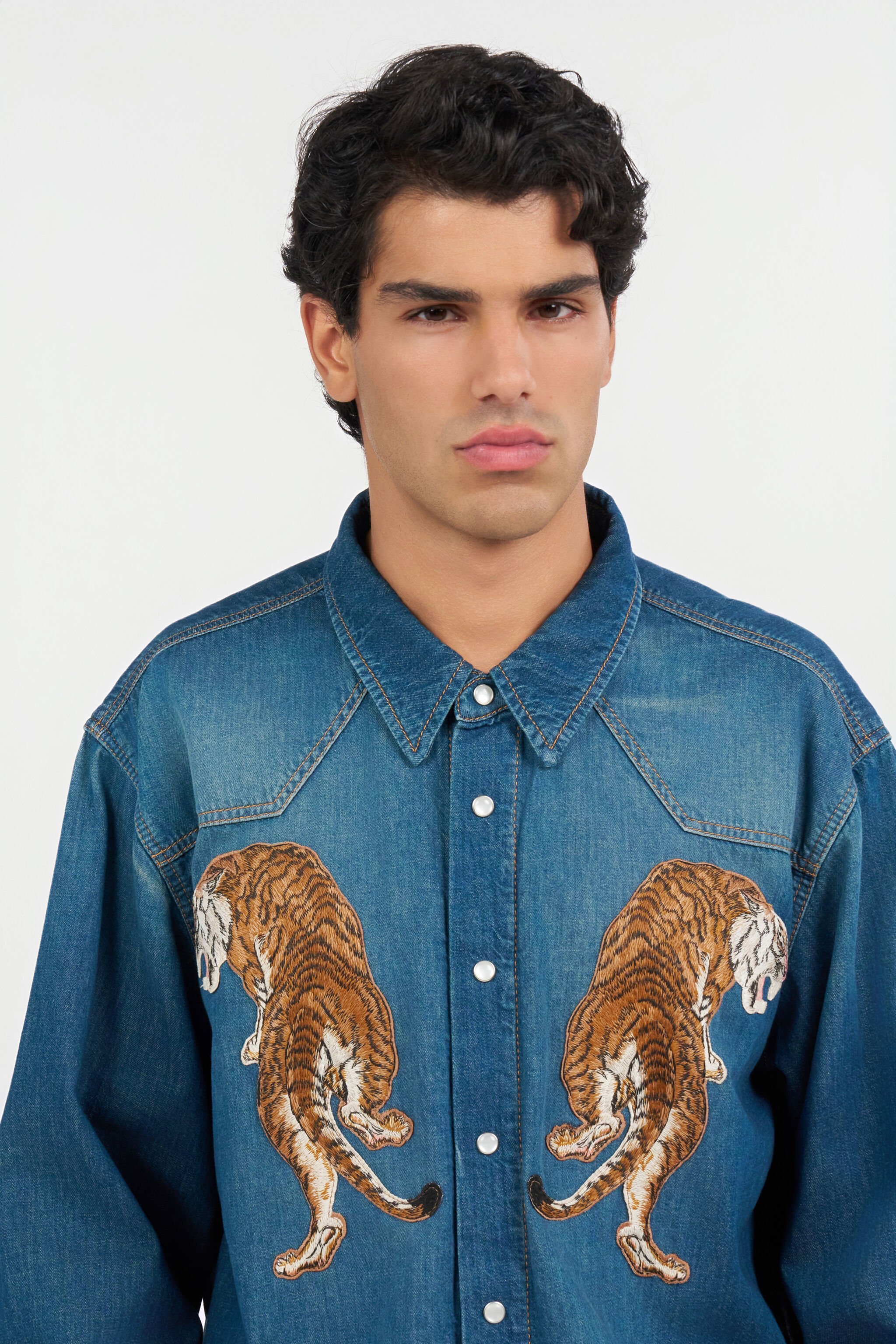 RC Camicia in Denim con Ricamo Tigre ENDLESS SKY WNJ72B-DAR37