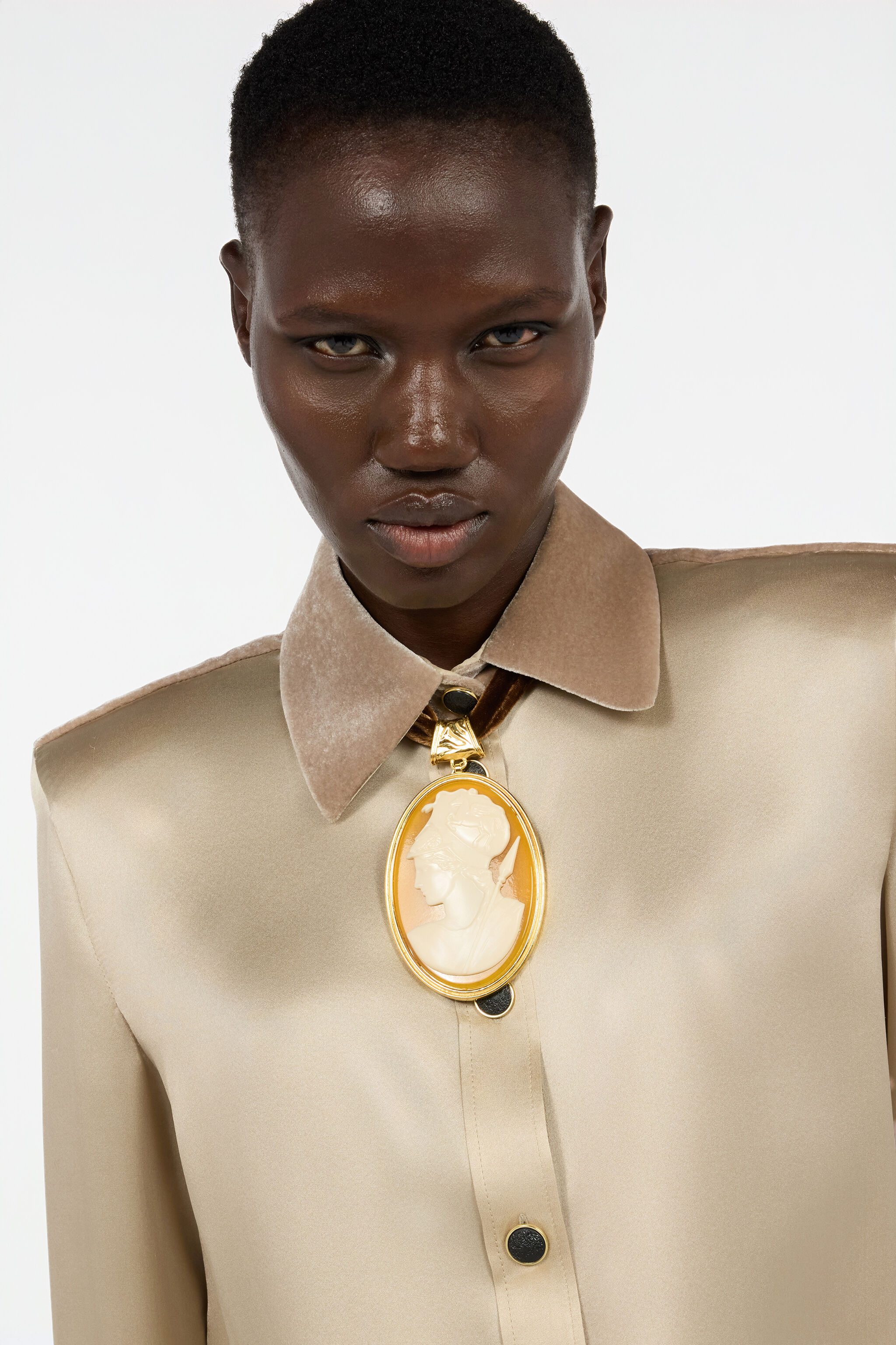 Black Choker With Caramel Cameo Pendant in ORO/NERO/CARAMELLO/B