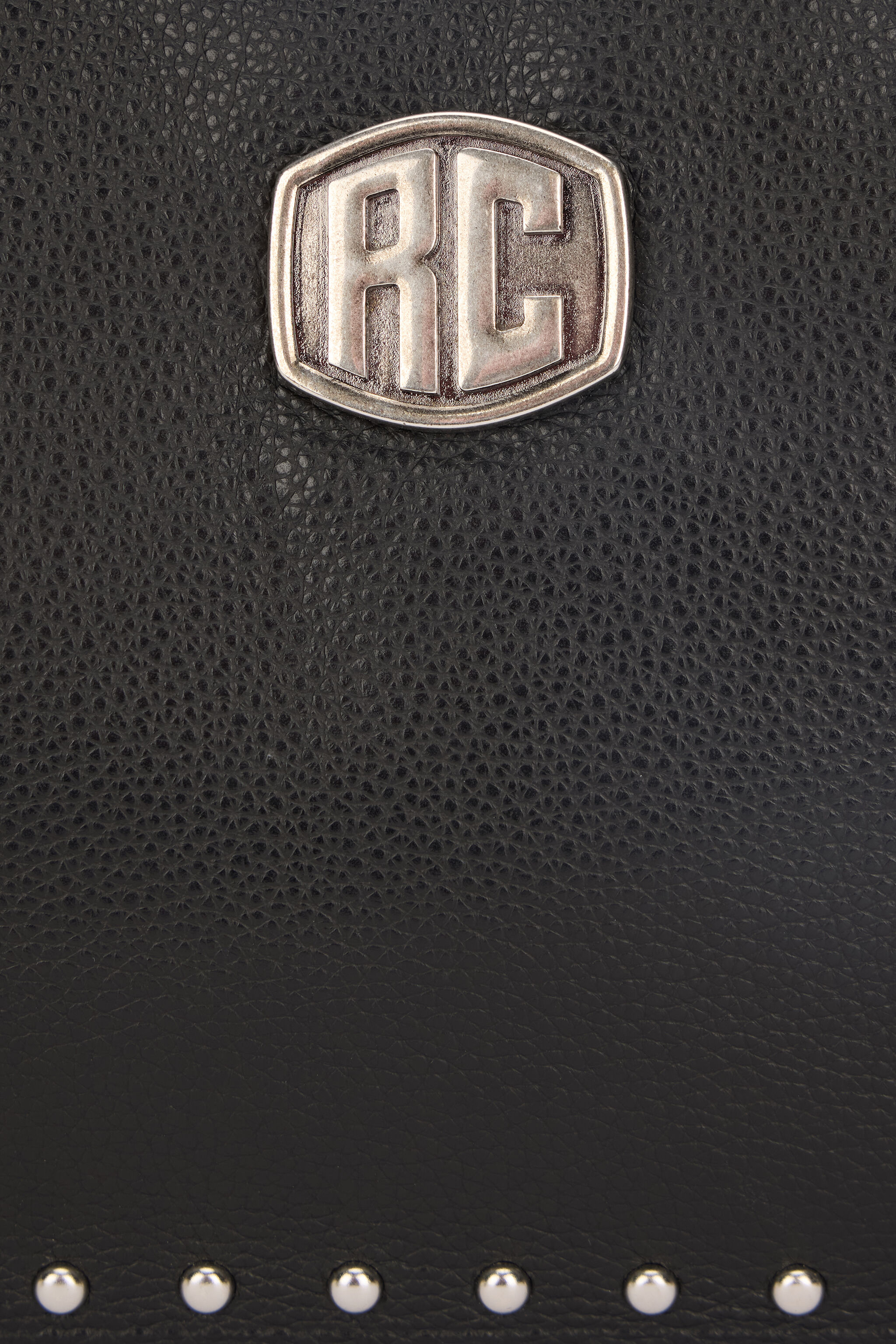 RC Flat Pouch with Studs Black VRB011-PZB05