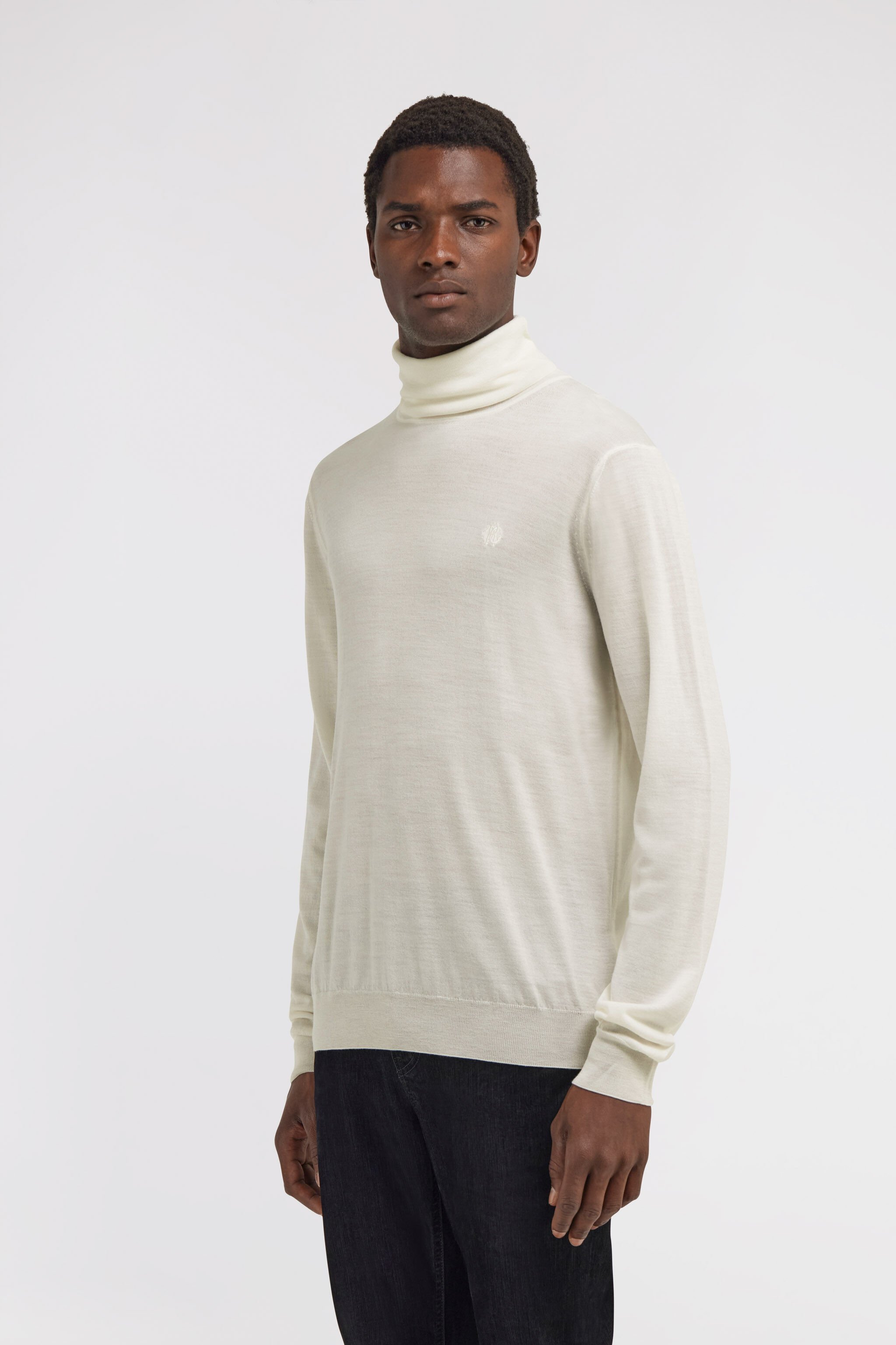 RC Regular Turtleneck Sweater White SRM621-MA006