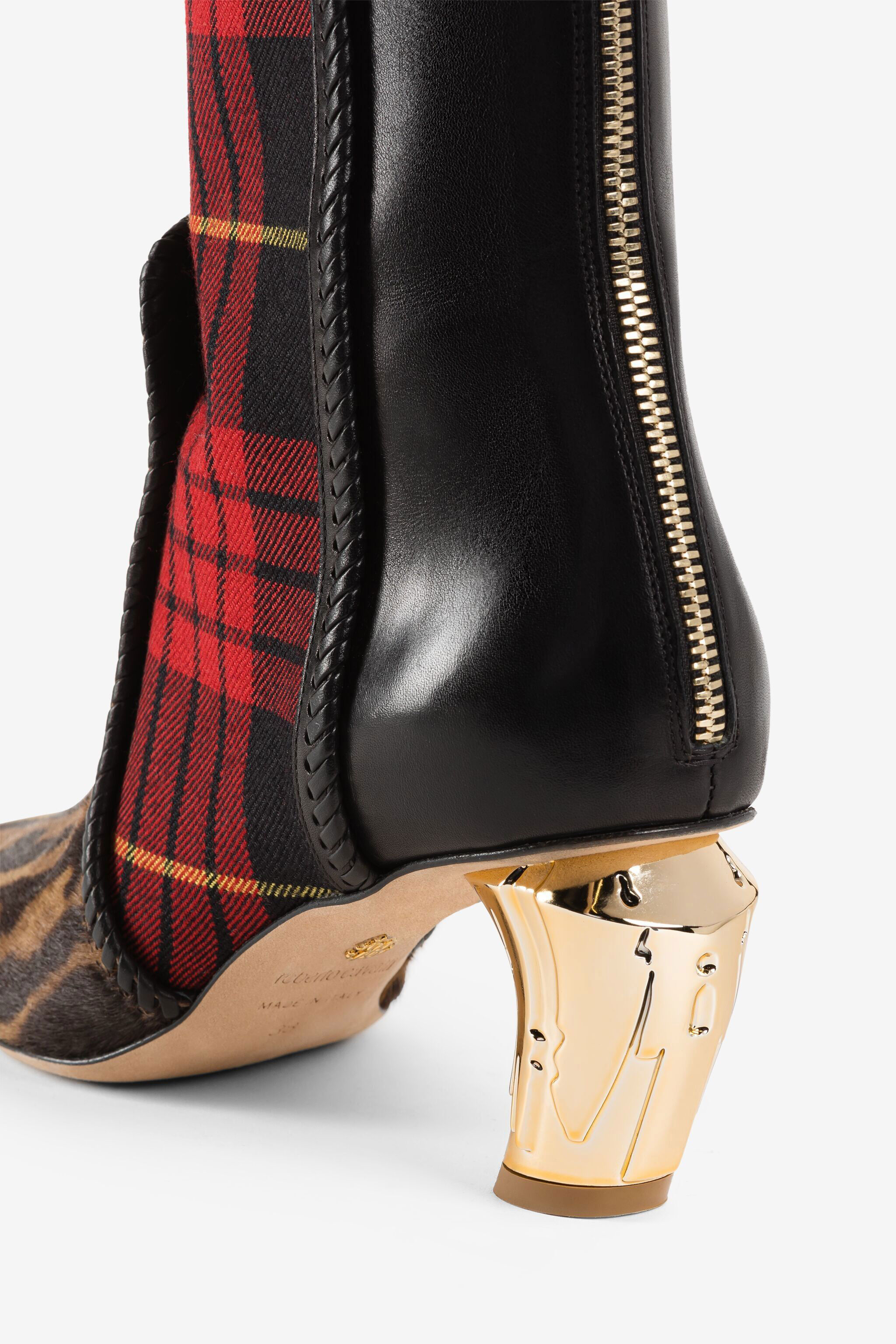 Stivali con stampe tartan e Ocelot in Nero Rosso da Donna Roberto Cavalli